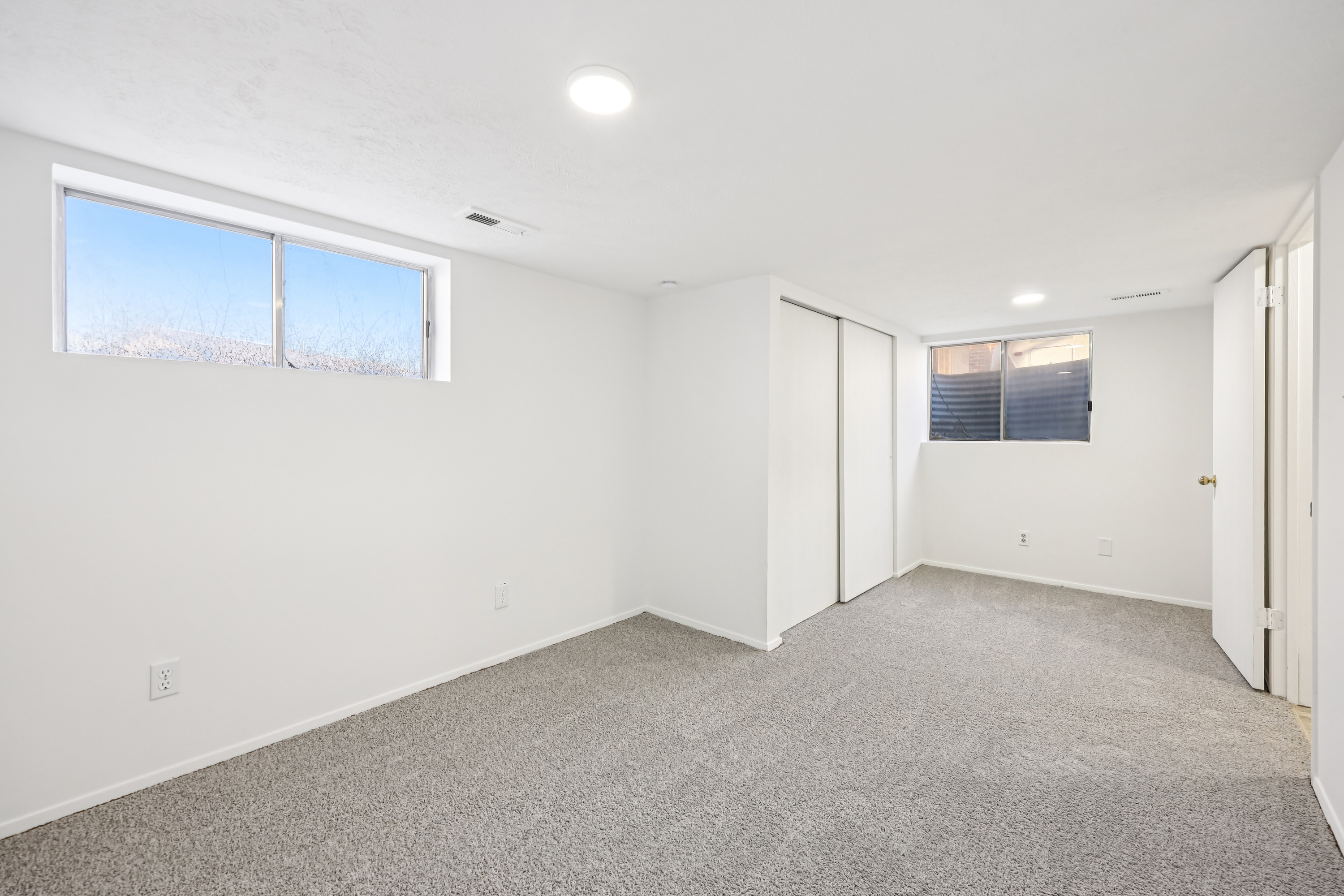 Photo 32 of 40 of 3020 W Rosa Vista Dr, Taylorsville, UT