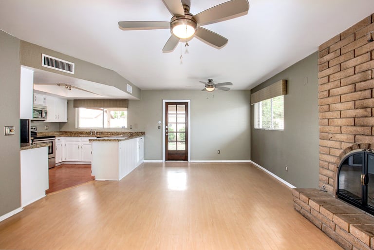 Photo 2 of 20 - 3150 W Julie Dr, Phoenix, AZ 85027