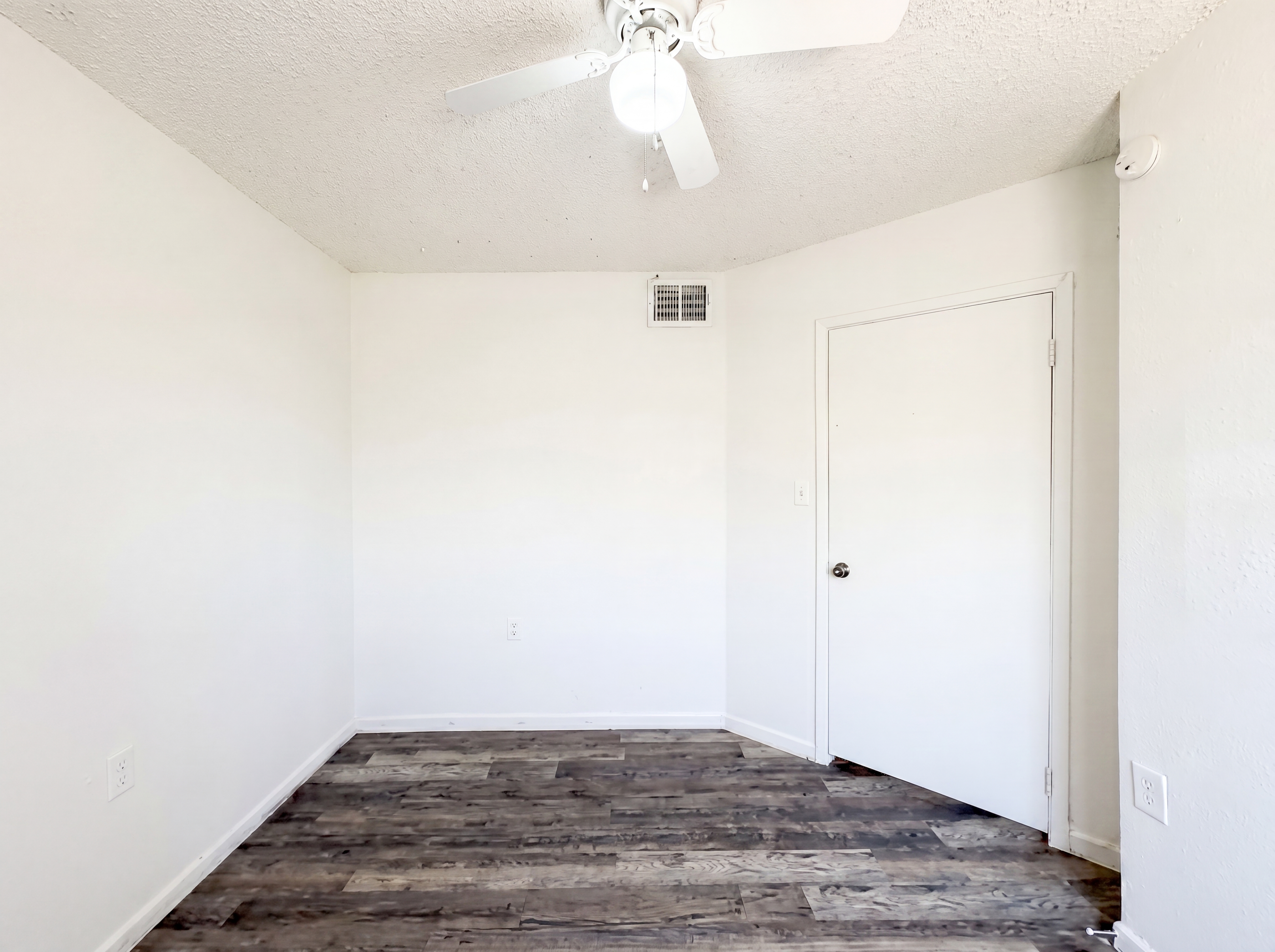 Photo 12 of 17 of 4451 S 20th St, Phoenix, AZ
