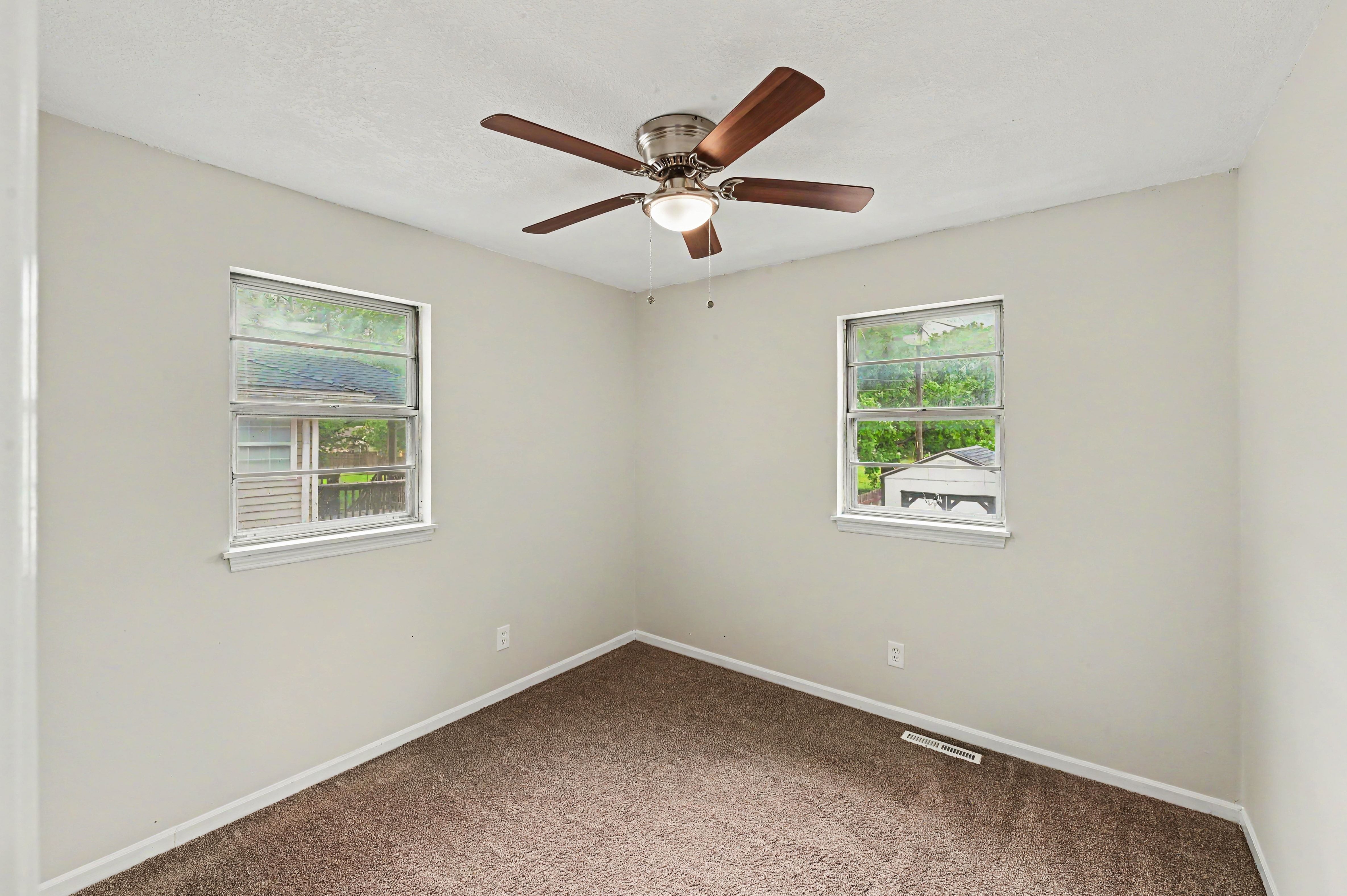 Photo 7 of 20 of 613 W Hulett St, Edgerton, KS