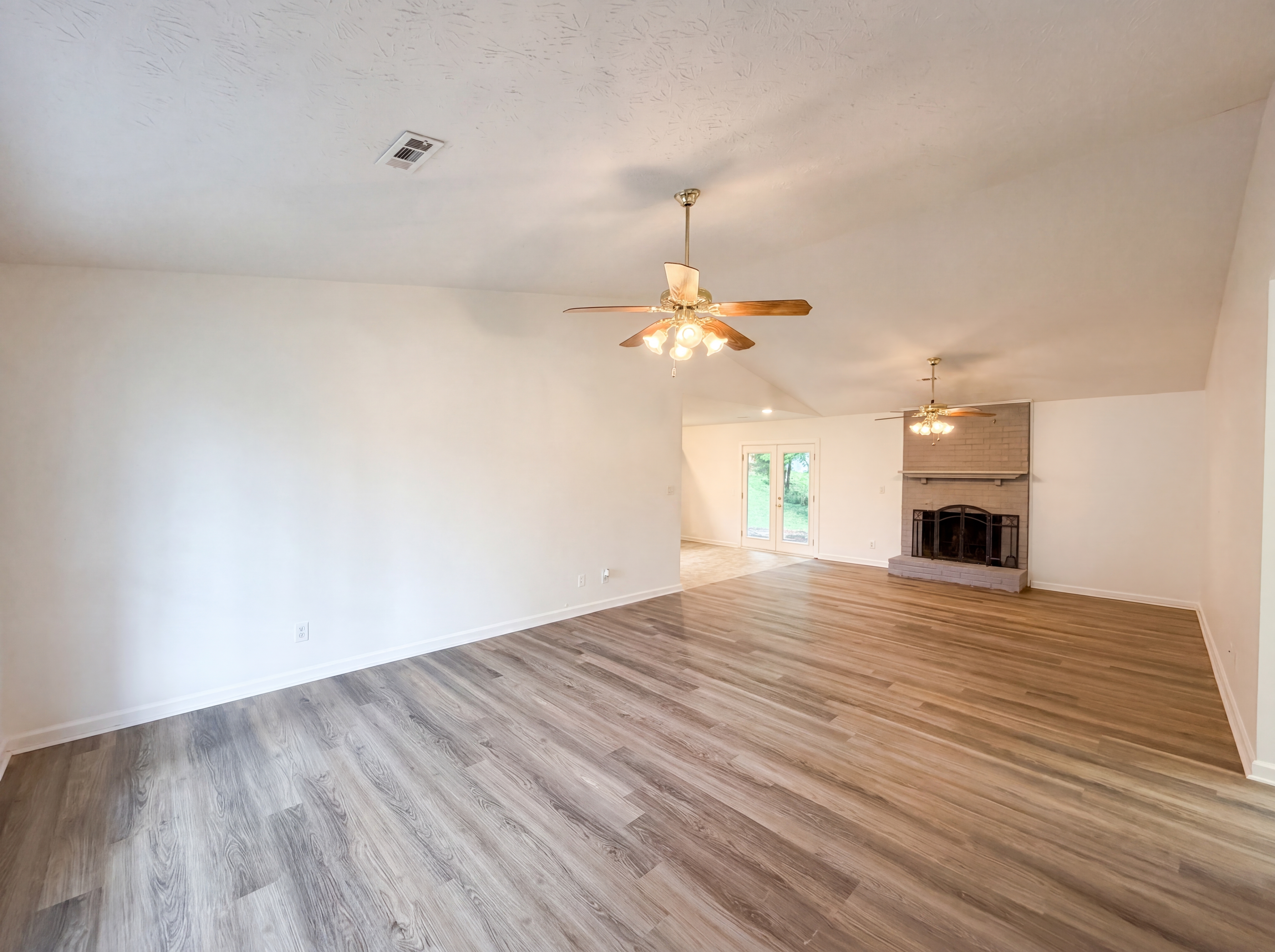 Photo 8 of 22 of 6020 Morning Glory Pl, Knoxville, TN