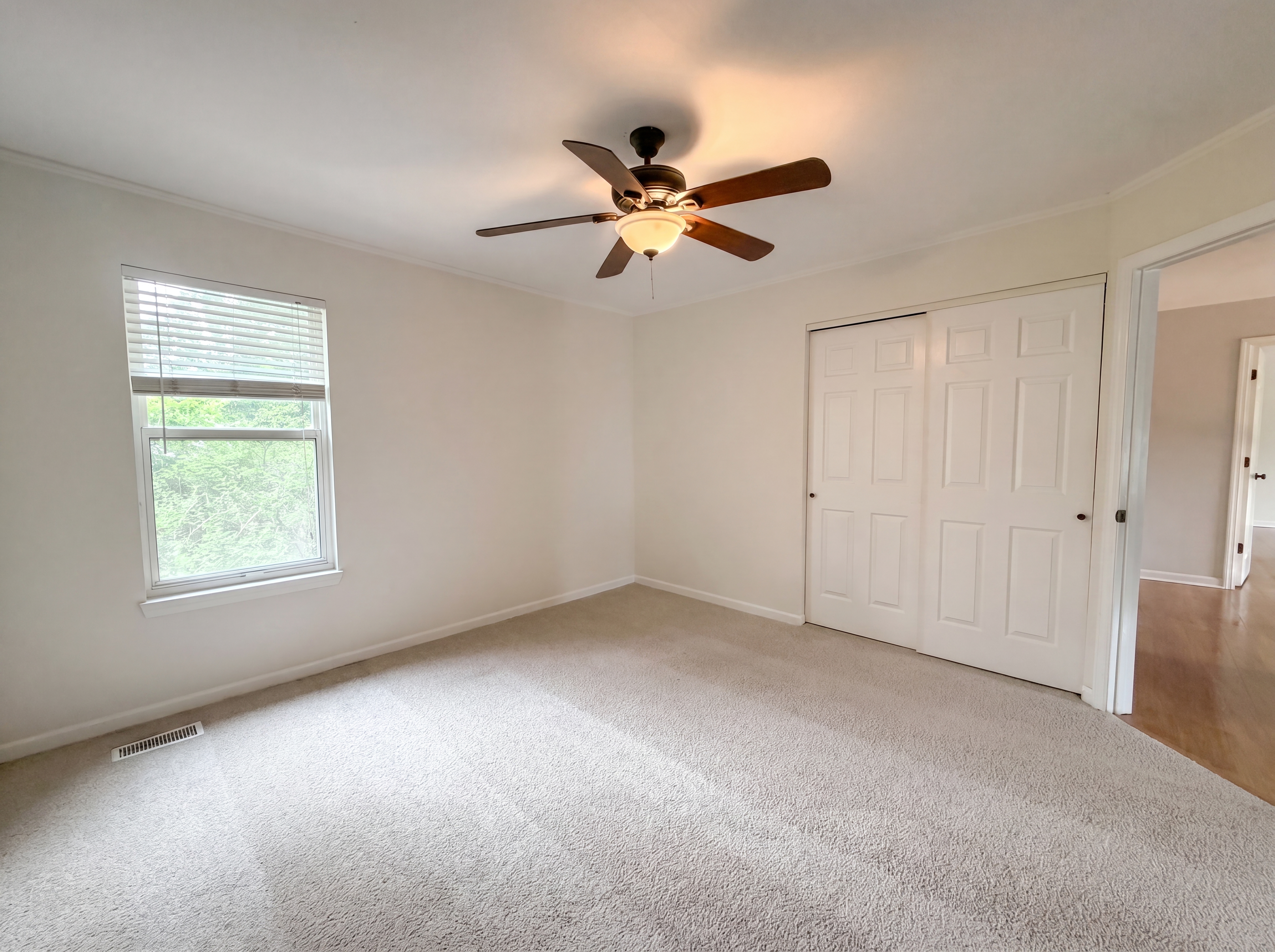 Photo 10 of 31 of 16201 Surfview Ct, Grover, MO