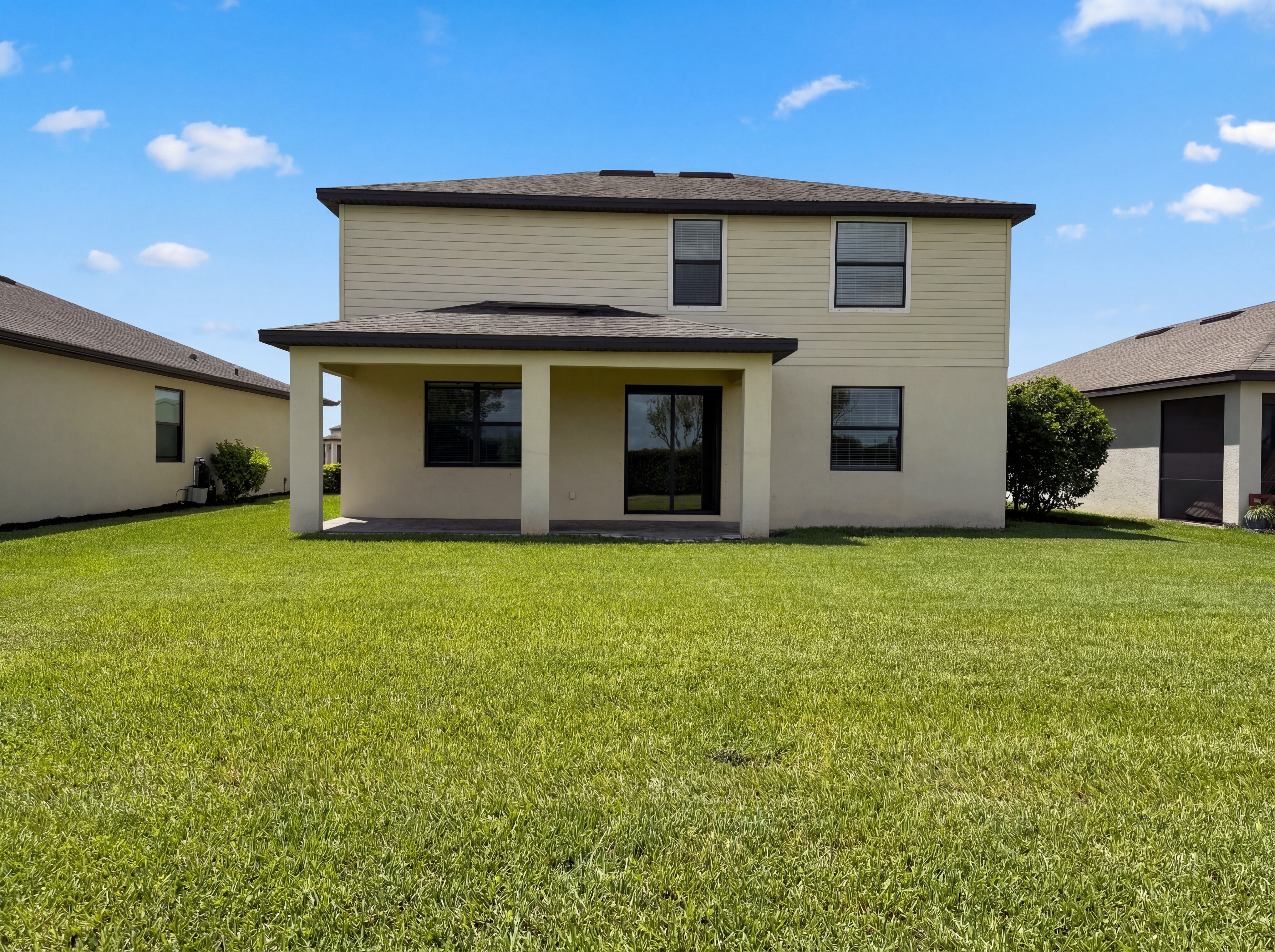 Photo 5 of 35 of 14102 Vindel Cir, Fort Myers, FL