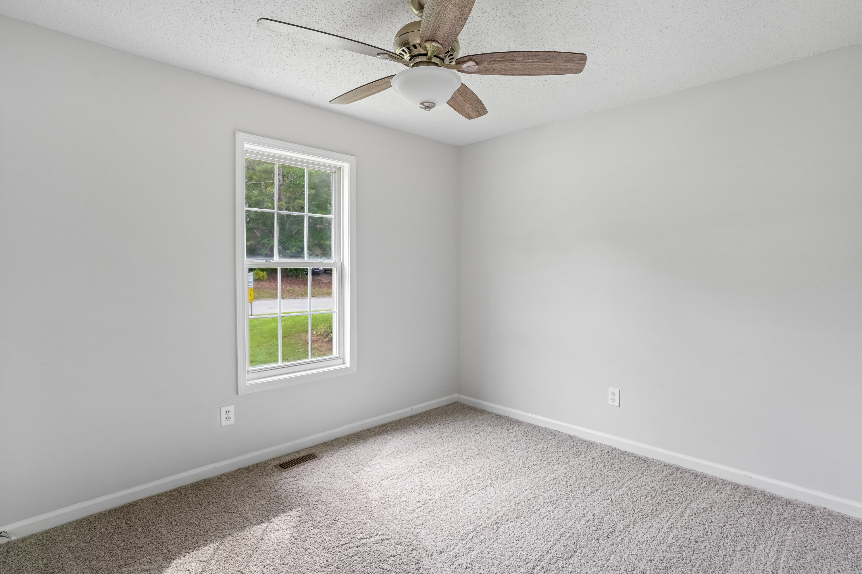 Photo 6 of 30 of 301 Madeline Way, Temple, GA