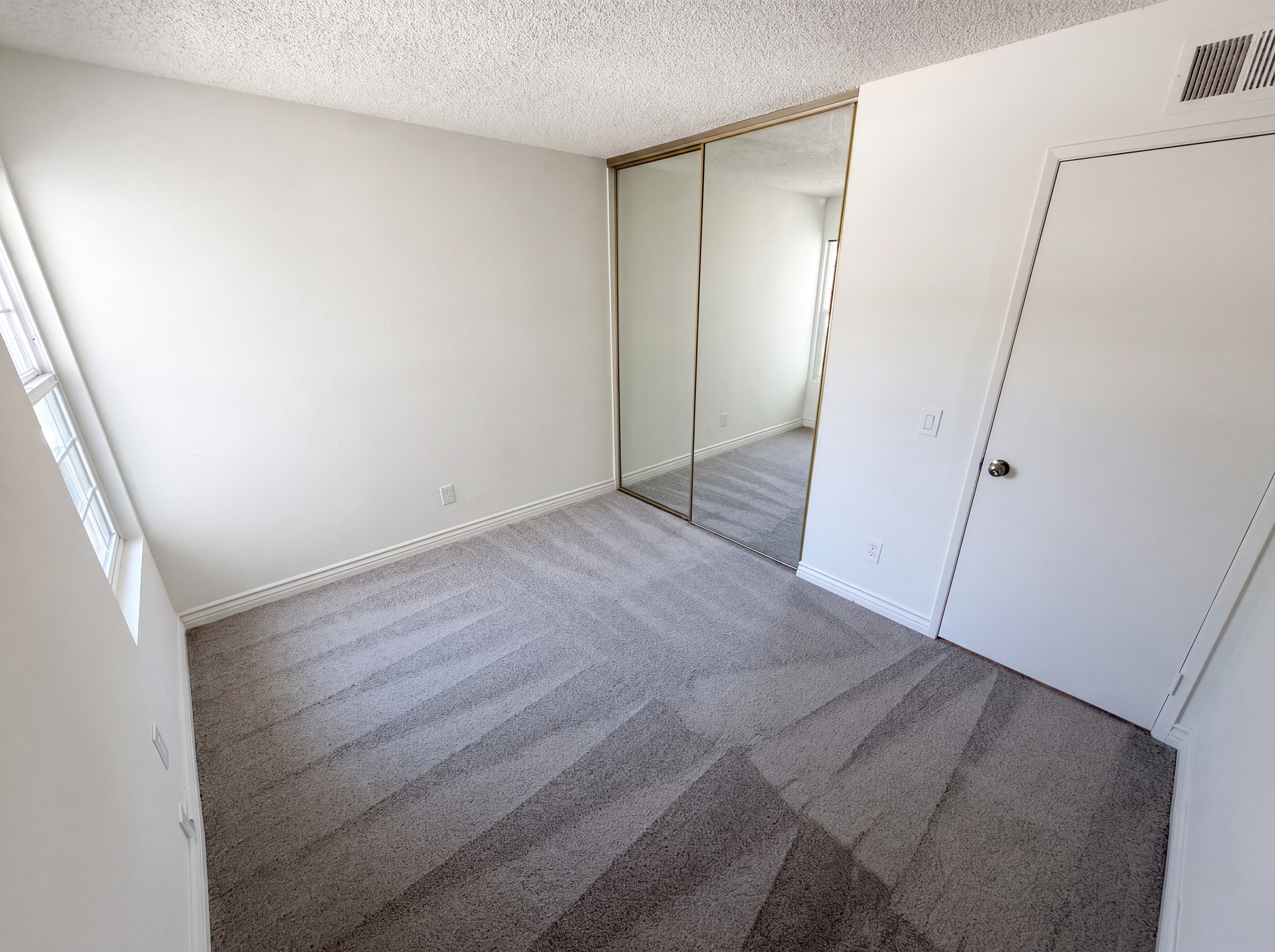 Photo 4 of 22 of 12305 Daisy Ct, Rancho Cucamonga, CA