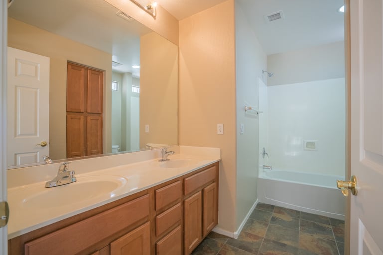 Photo 30 of 33 - 16966 W Bradford Way, Surprise, AZ 85374