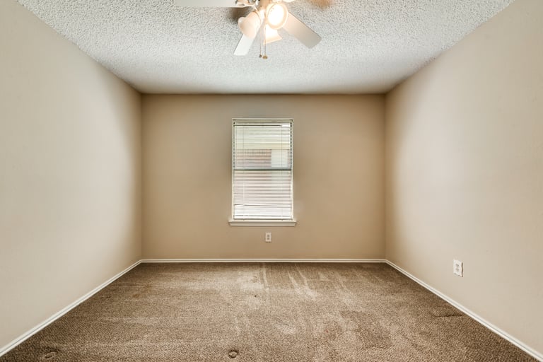 Photo 28 of 31 - 1636 Palisades Dr, Carrollton, TX 75007