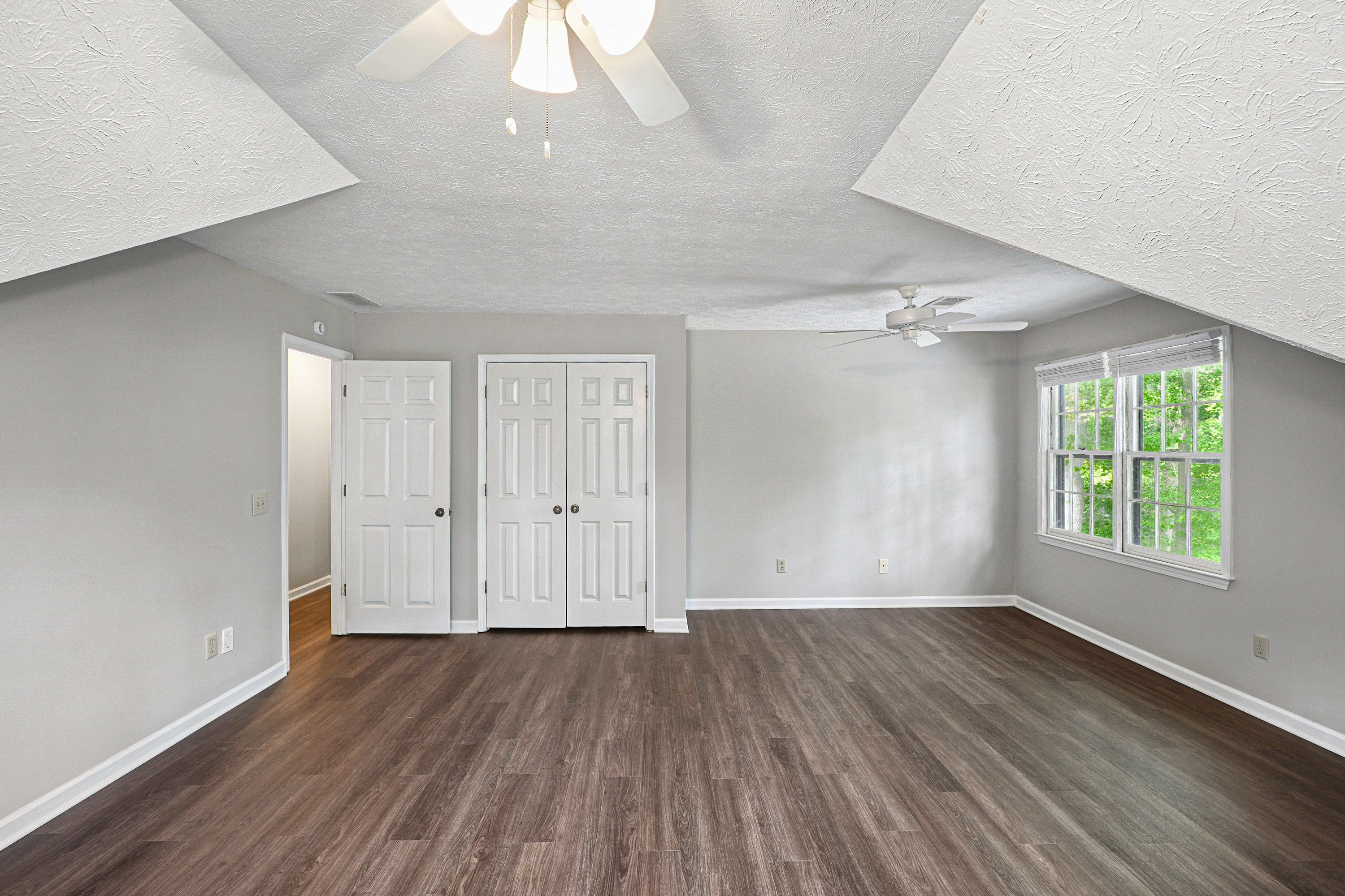 Photo 4 of 63 of 2360 Kimbrough Ct, Sandy Springs, GA