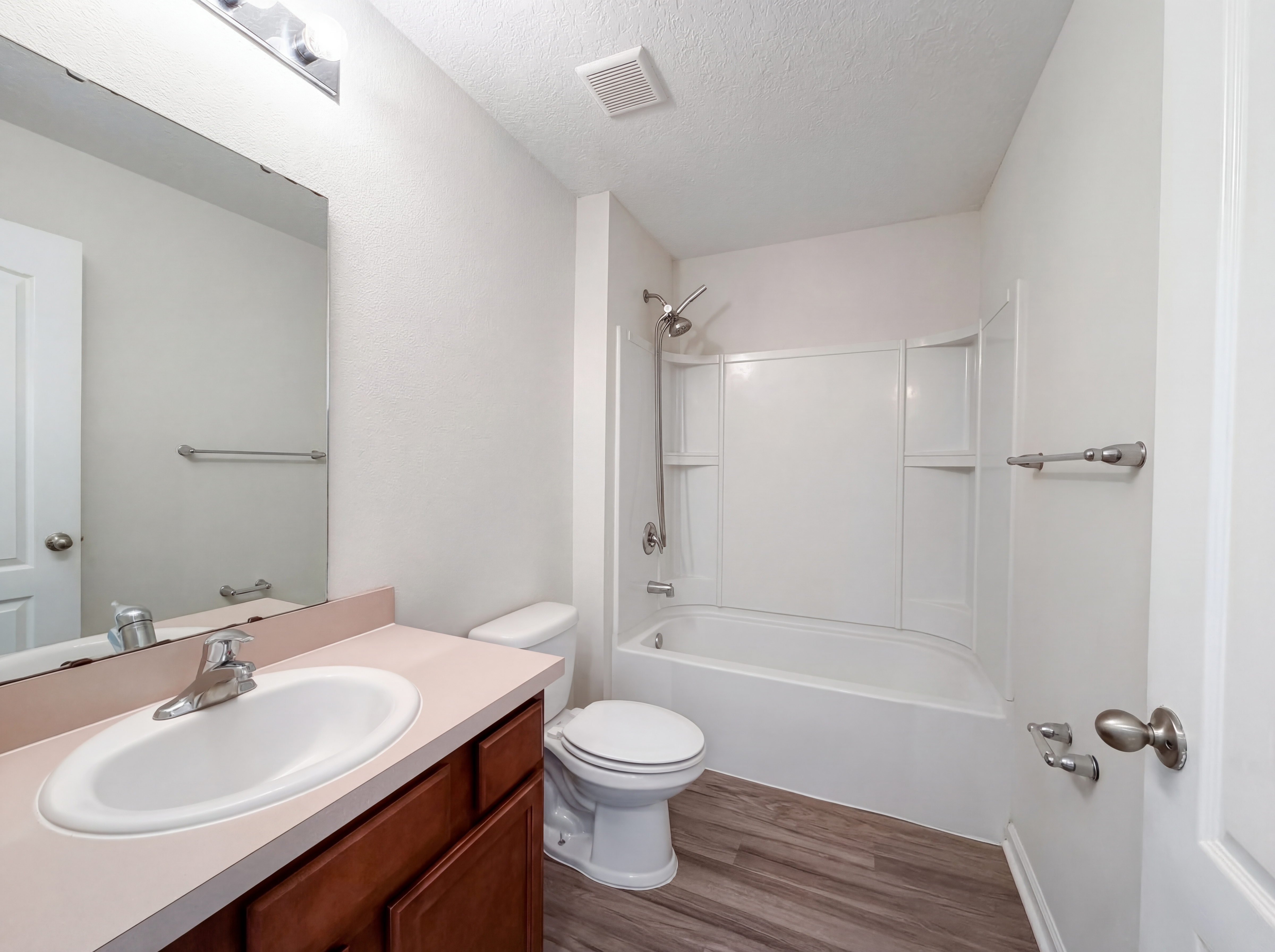 Photo 9 of 21 of 8852 Cumbria Ct, Jacksonville, FL