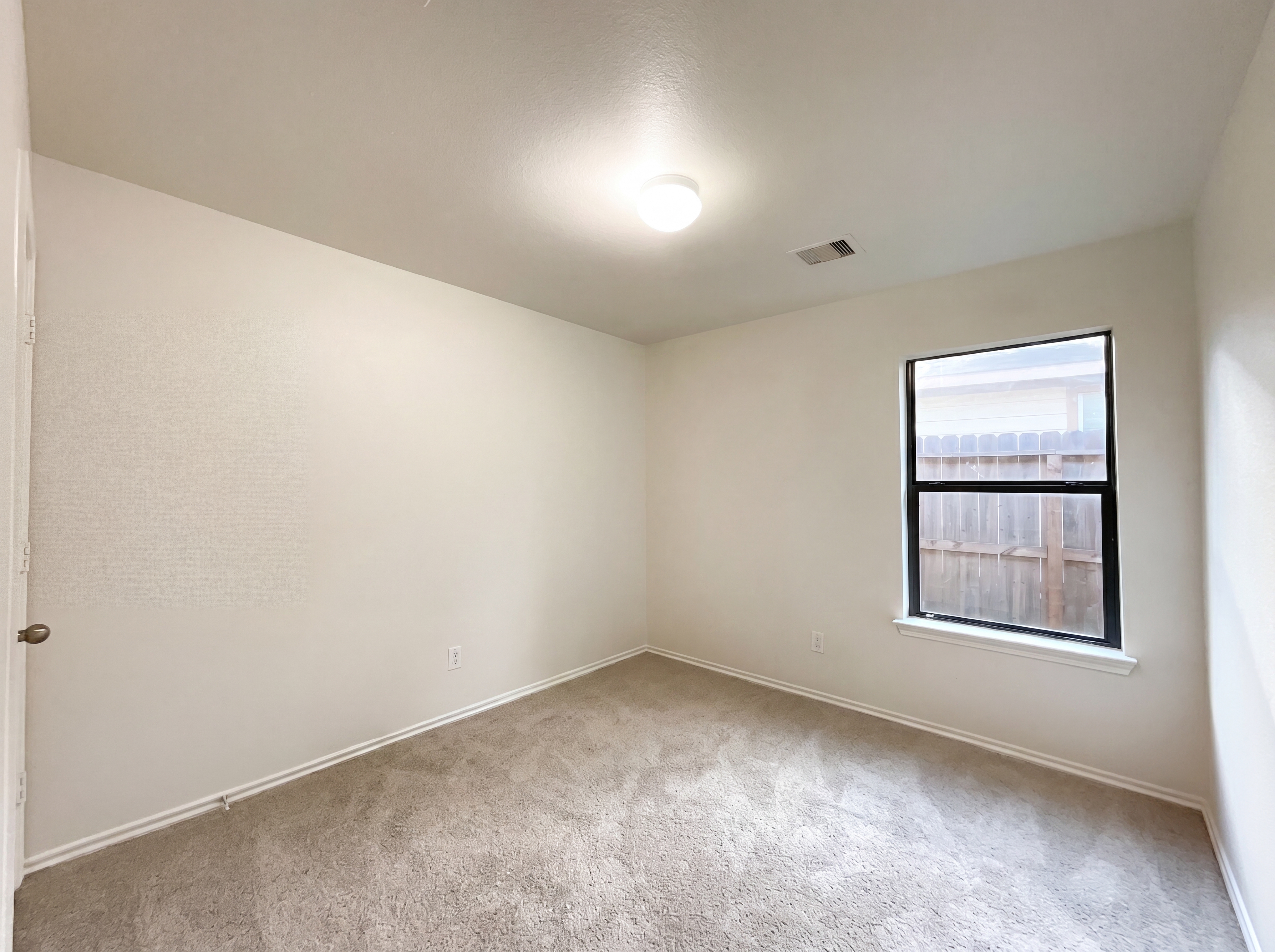 Photo 13 of 18 of 1603 Katydid Ct, Conroe, TX