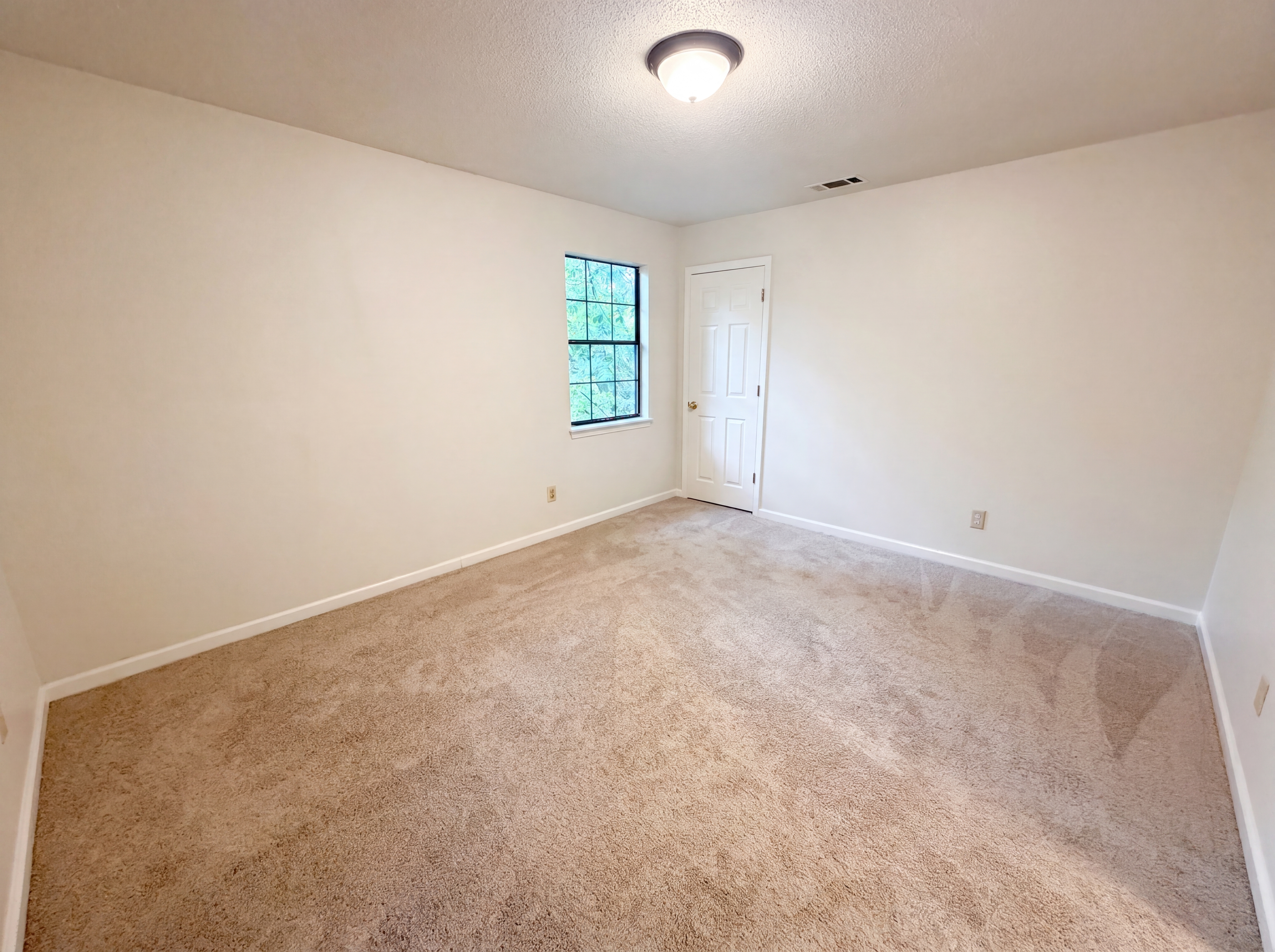 Photo 12 of 24 of 1223 6th St, Pleasant Grove, AL