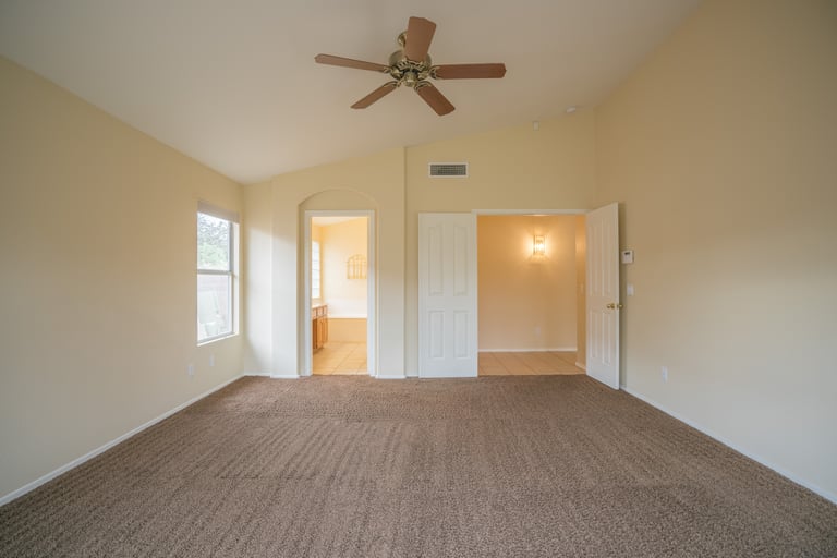 Photo 13 of 28 - 9923 N 58th Dr, Glendale, AZ 85302