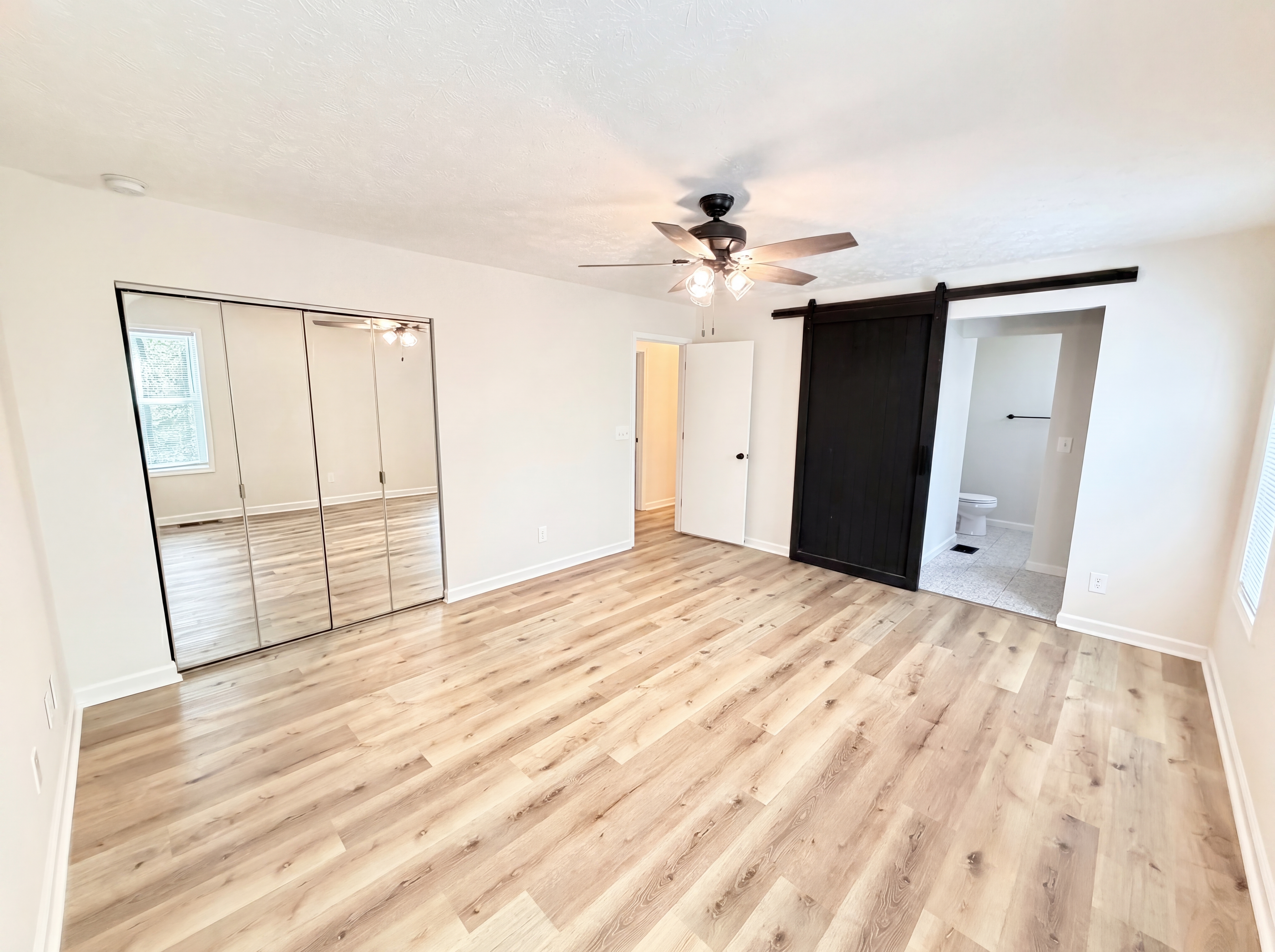 Photo 4 of 24 of 1327 Towne Harbor Trl, Woodstock, GA