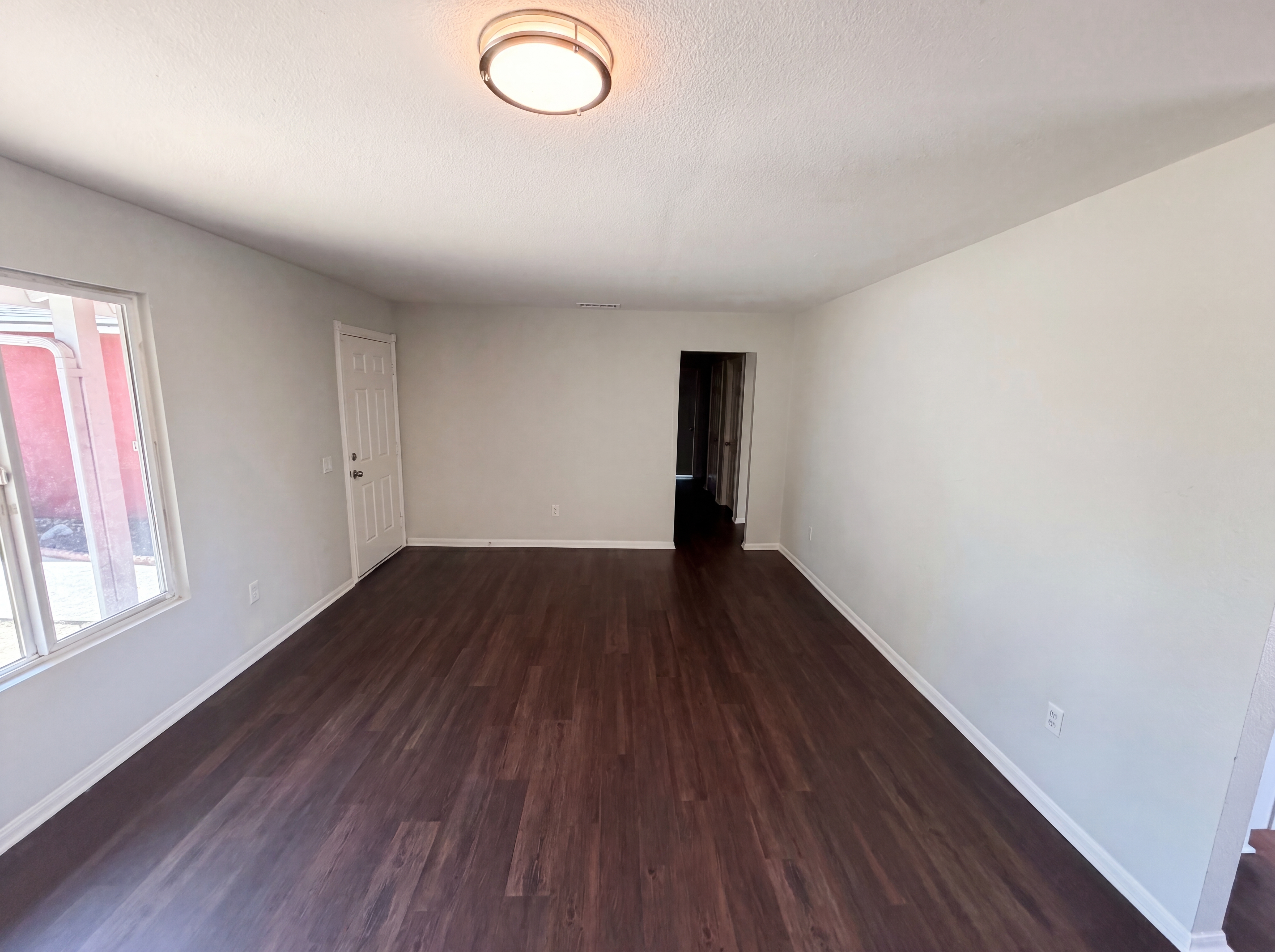 Photo 11 of 20 of 215 Laurel Ln, Hemet, CA