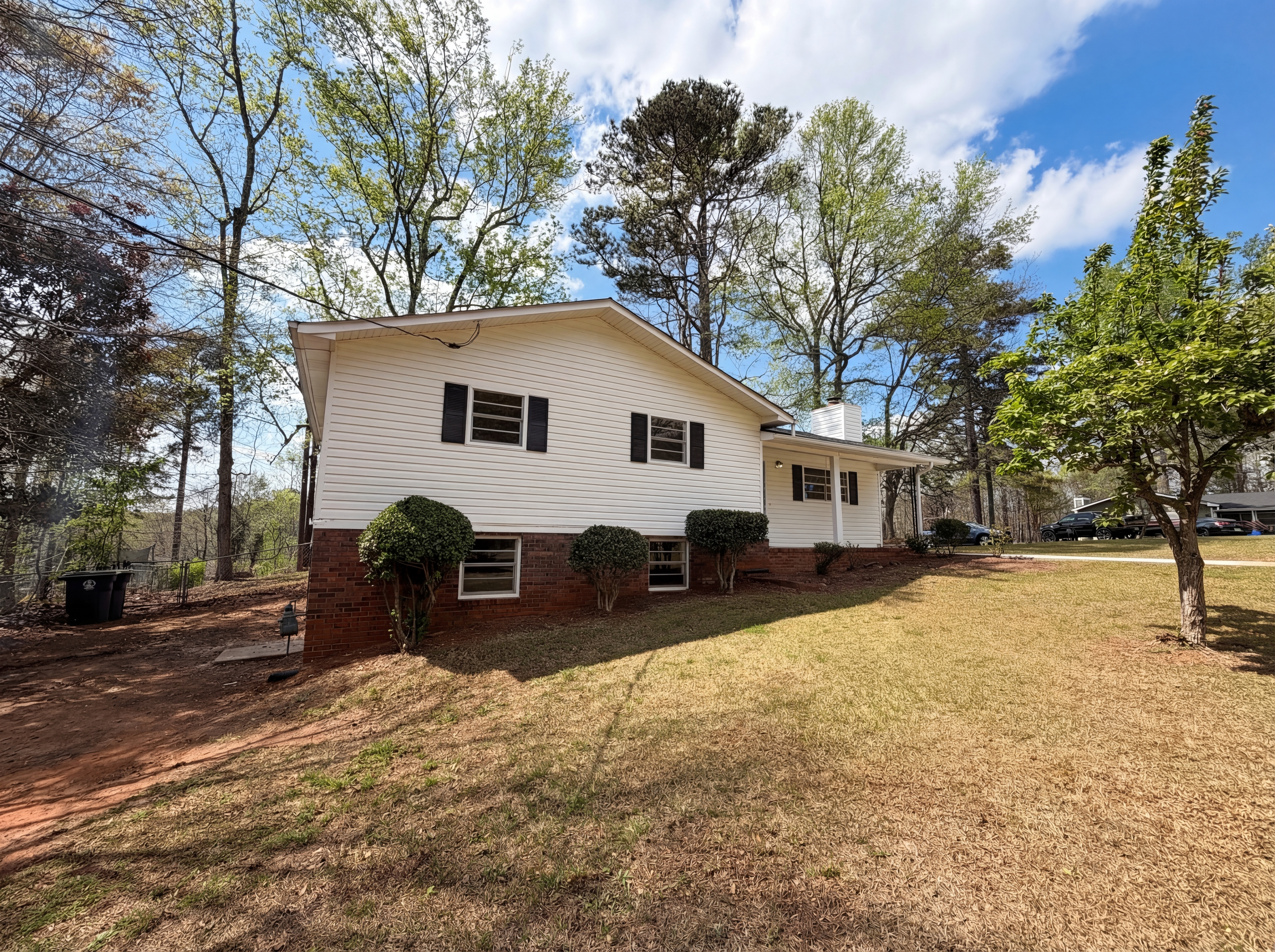 Photo 7 of 19 of 2405 Eric Ln, Douglasville, GA