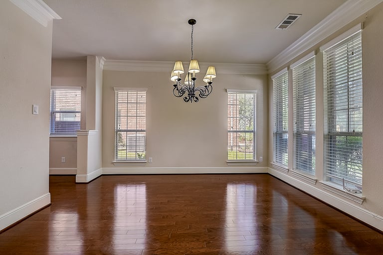 Photo 5 of 42 - 8305 Foothill Dr, Plano, TX 75024