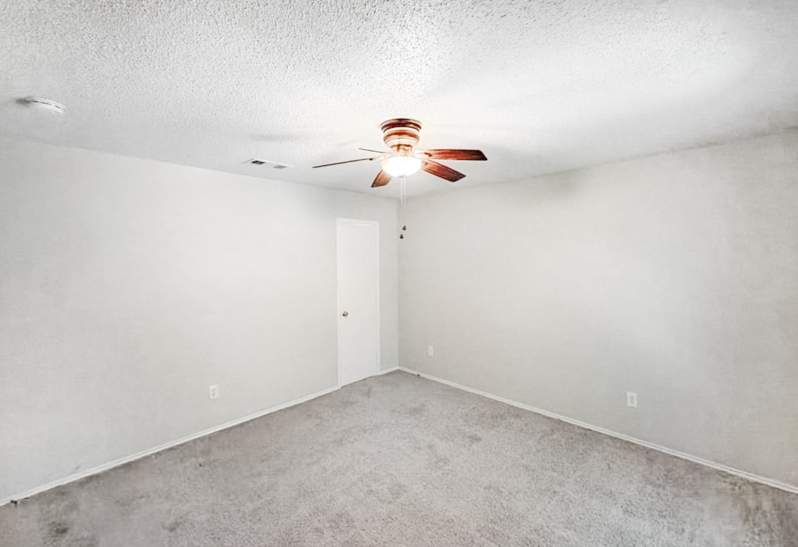 Photo 23 of 27 of 2711 Vistaview Dr, Corinth, TX