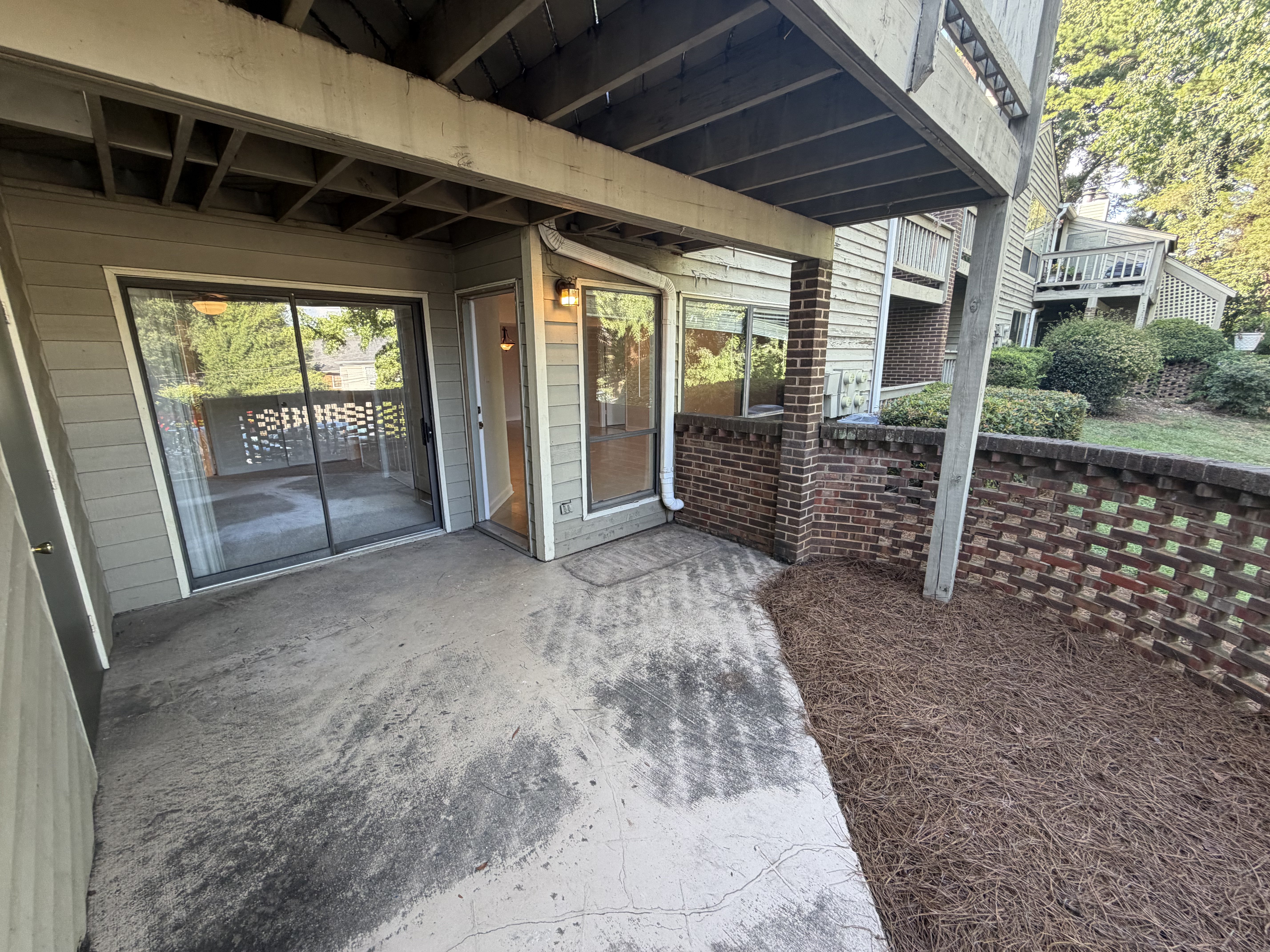 Photo 5 of 19 of 1612 Sharon Rd W, Charlotte, NC