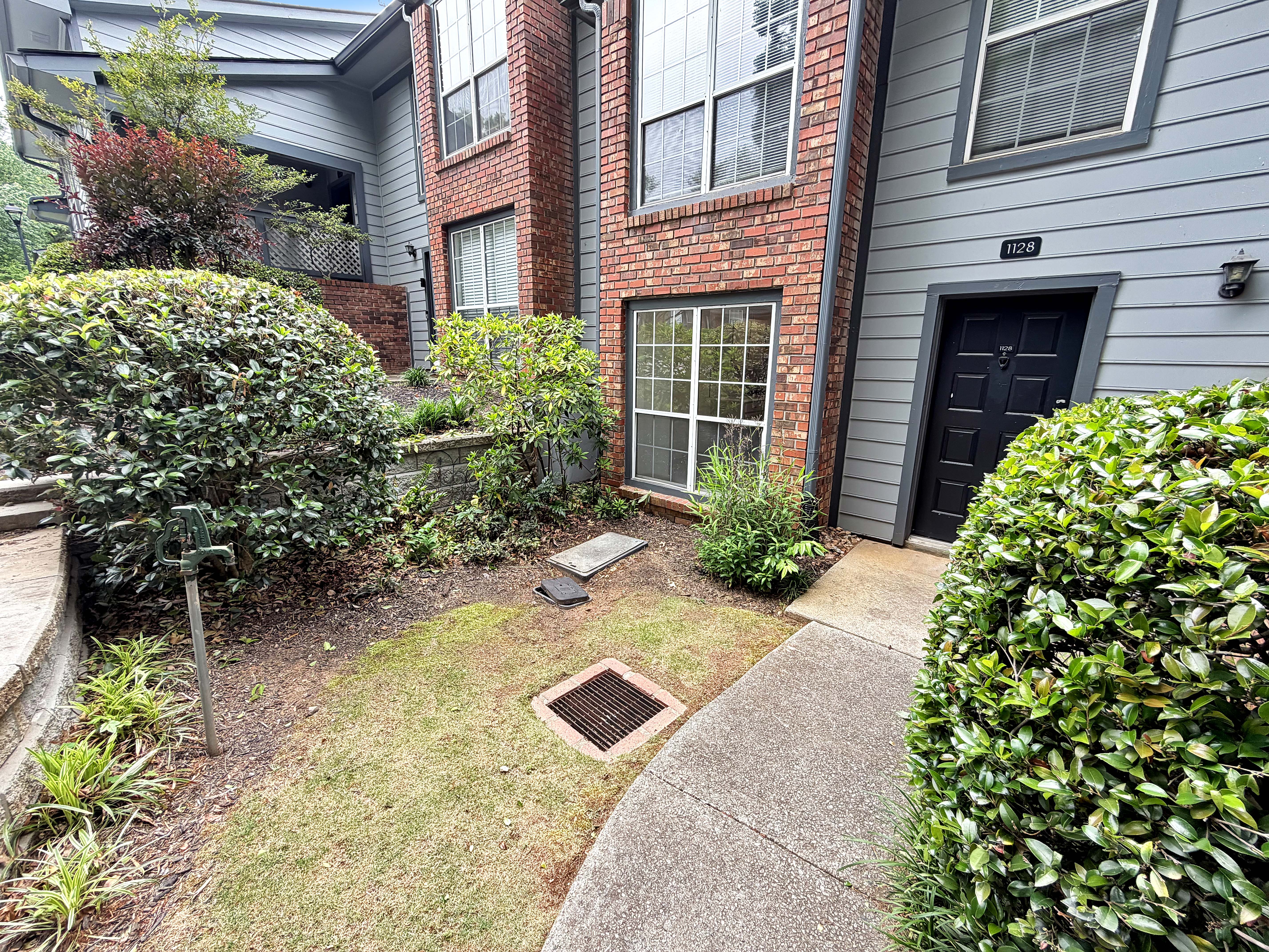 Photo 23 of 25 of 1128 Weatherstone Dr NE, Atlanta, GA
