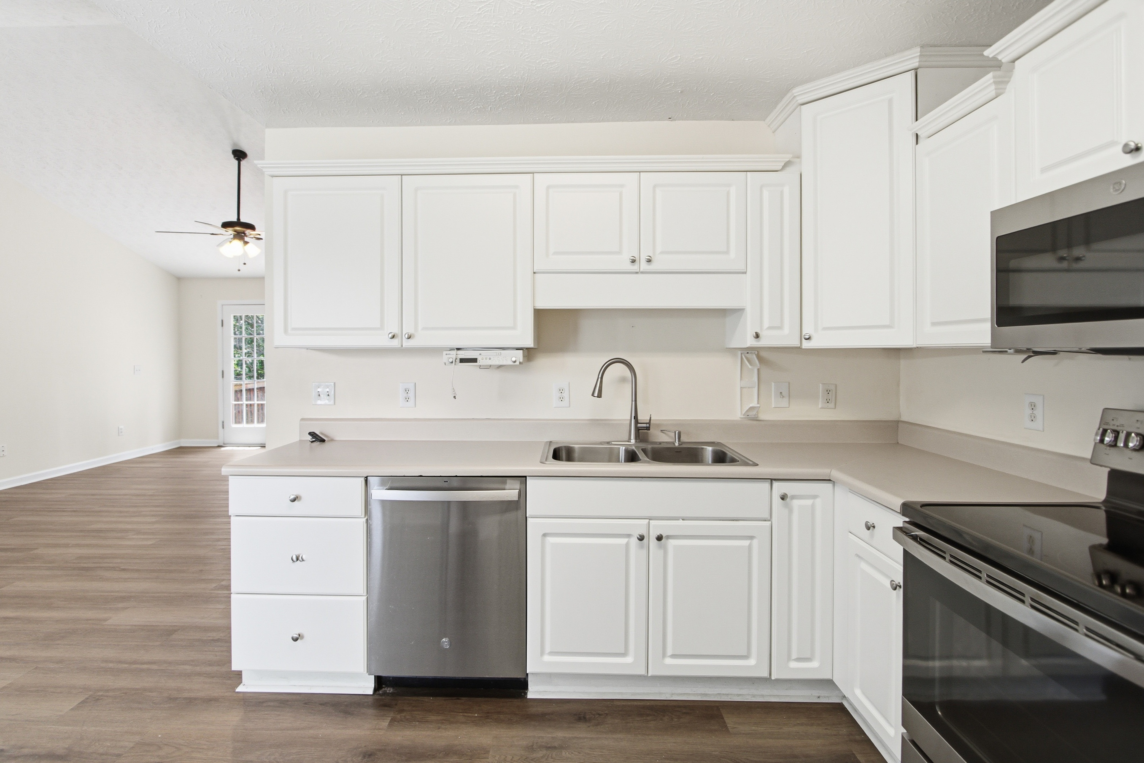 Photo 10 of 28 of 9458 Creekstone Ct, Villa Rica, GA