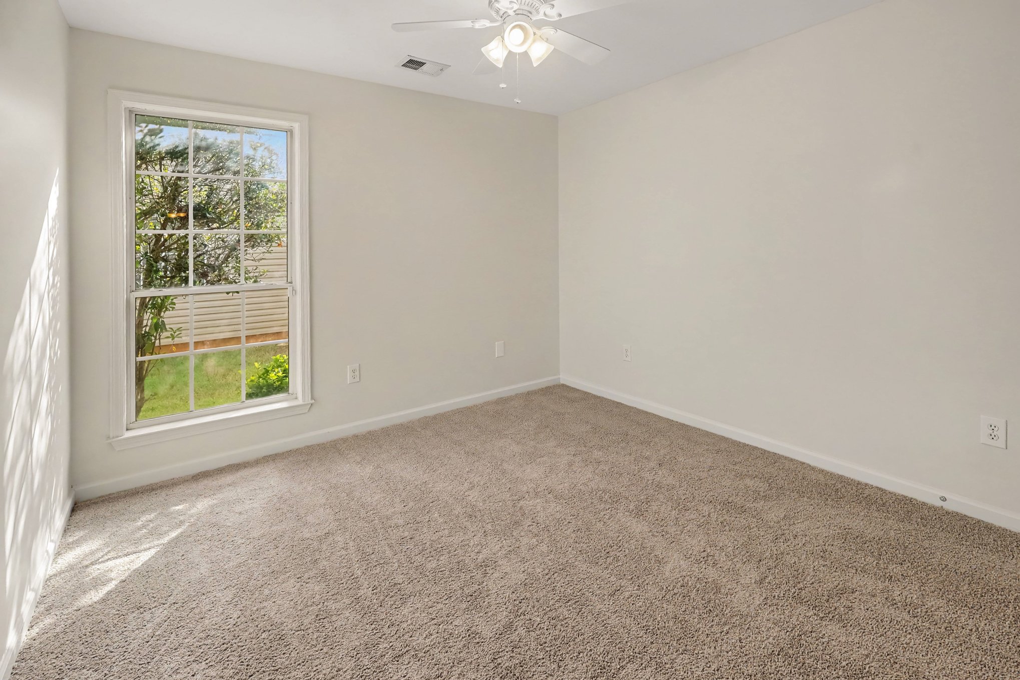 Photo 12 of 19 of 724 Barkley Cir, Alabaster, AL