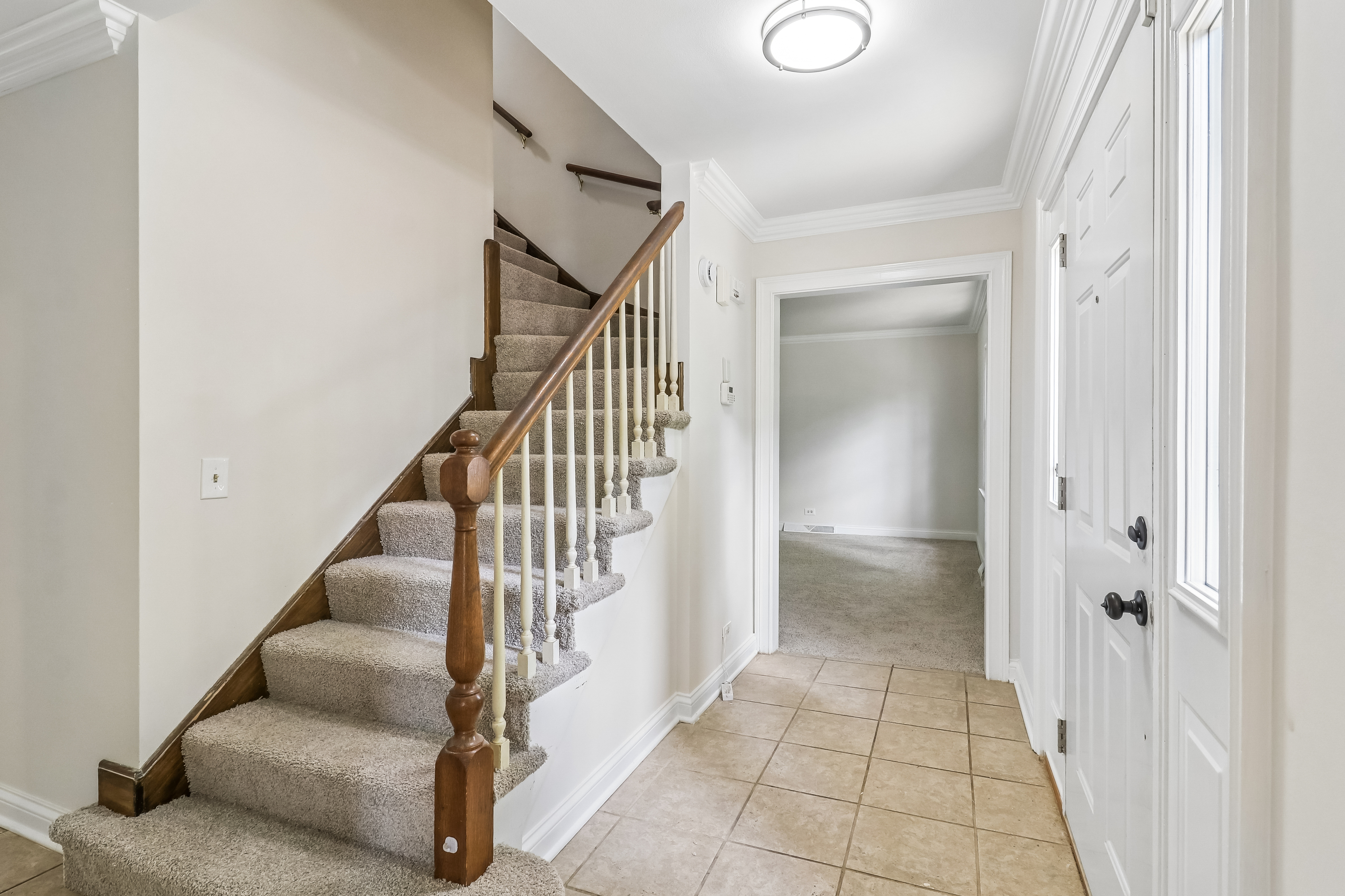 Photo 10 of 46 of 1053 Laurel Ln, Naperville, IL