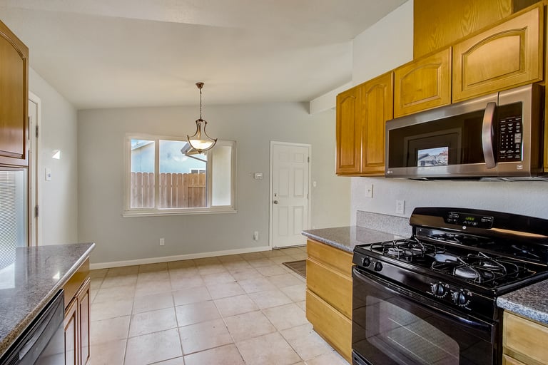 Photo 16 of 26 - 3660 Buhler Way, North Highlands, CA 95660