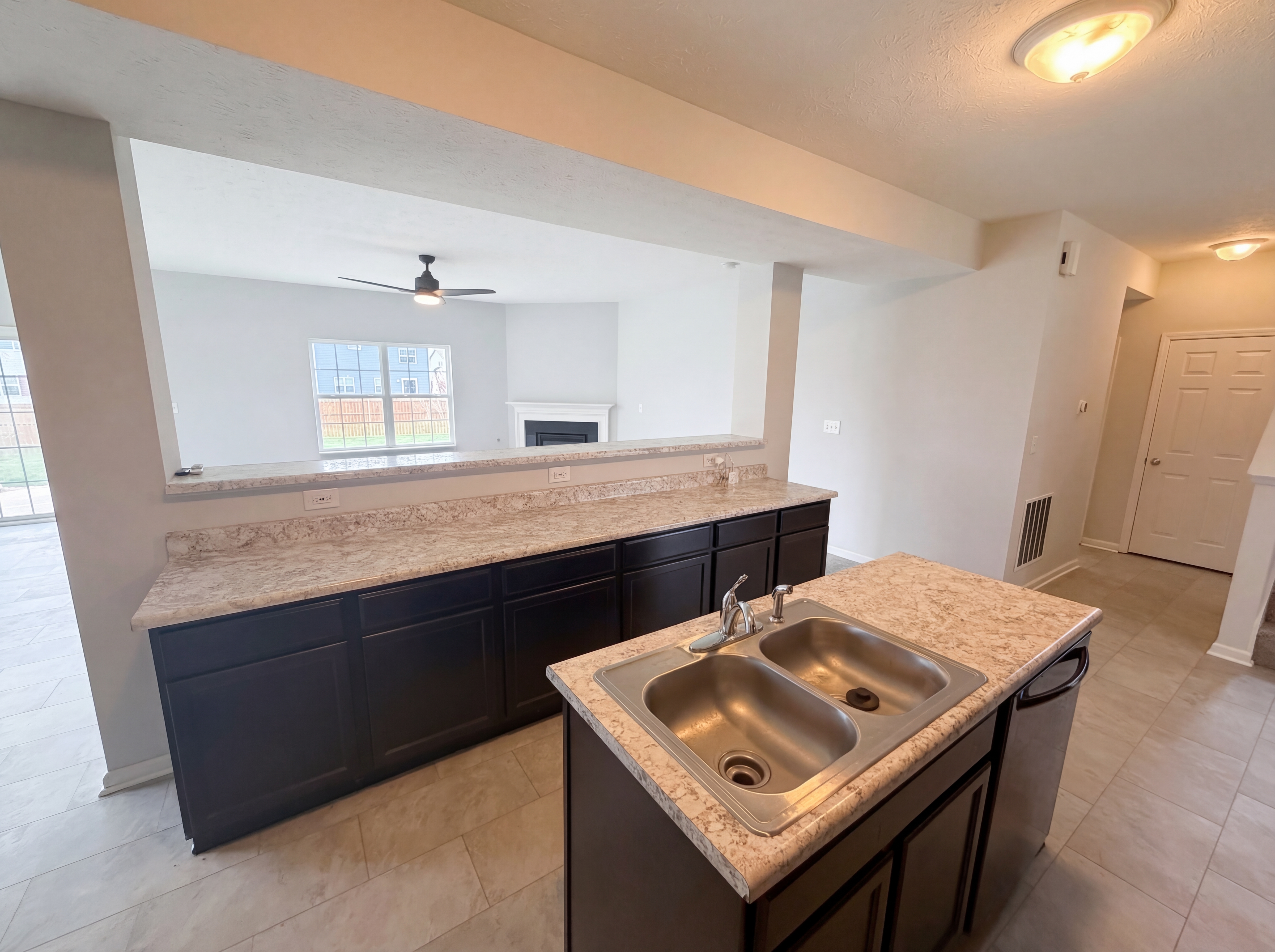 Photo 10 of 31 of 8095 Brookville Way, Avon, IN