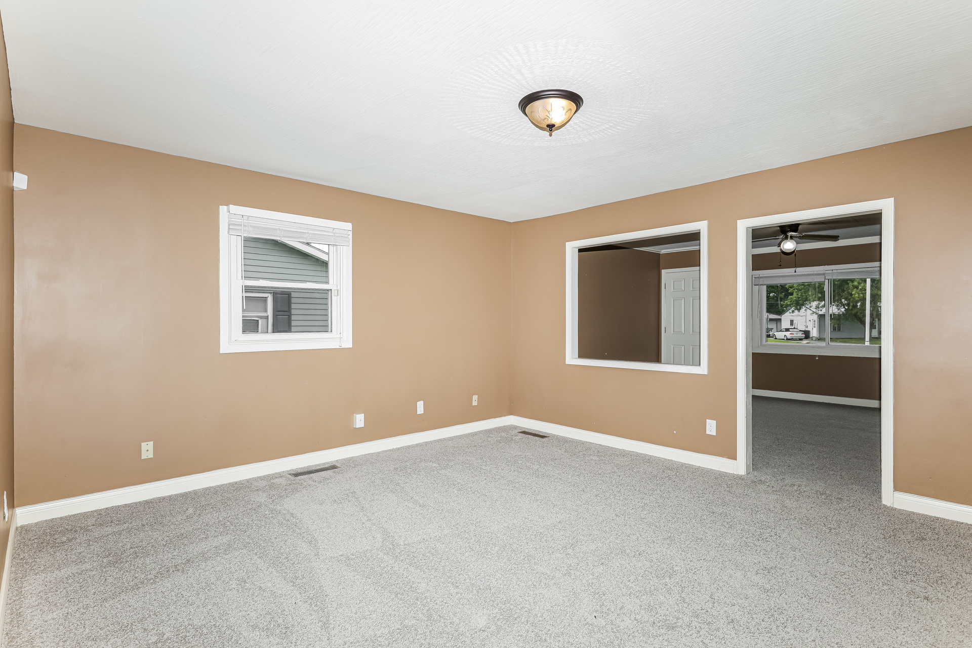 Photo 6 of 19 of 514 Wellington Blvd, Shelbyville, IN