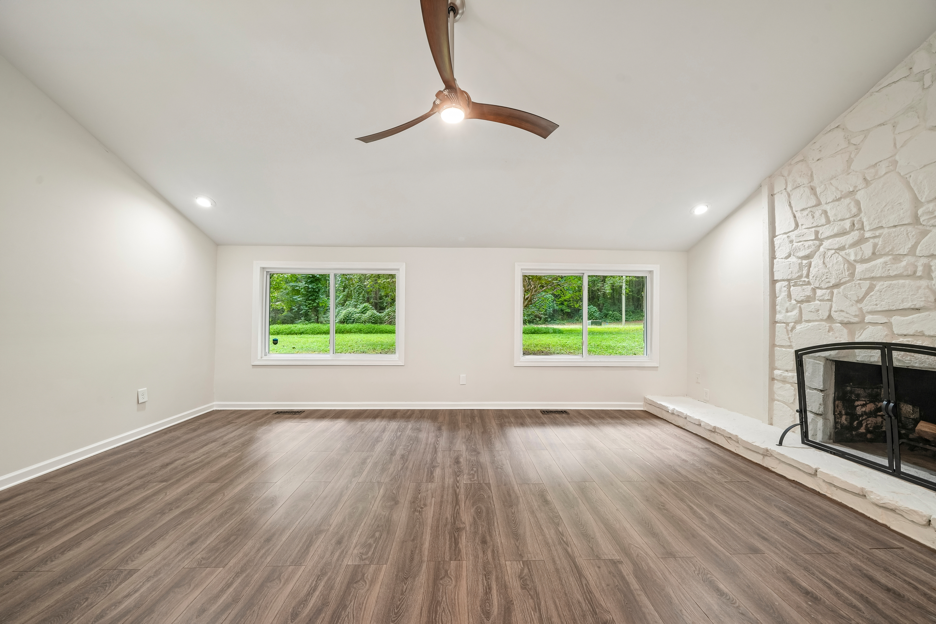 Photo 12 of 47 of 630 Benson Hurst Dr SW, Mableton, GA
