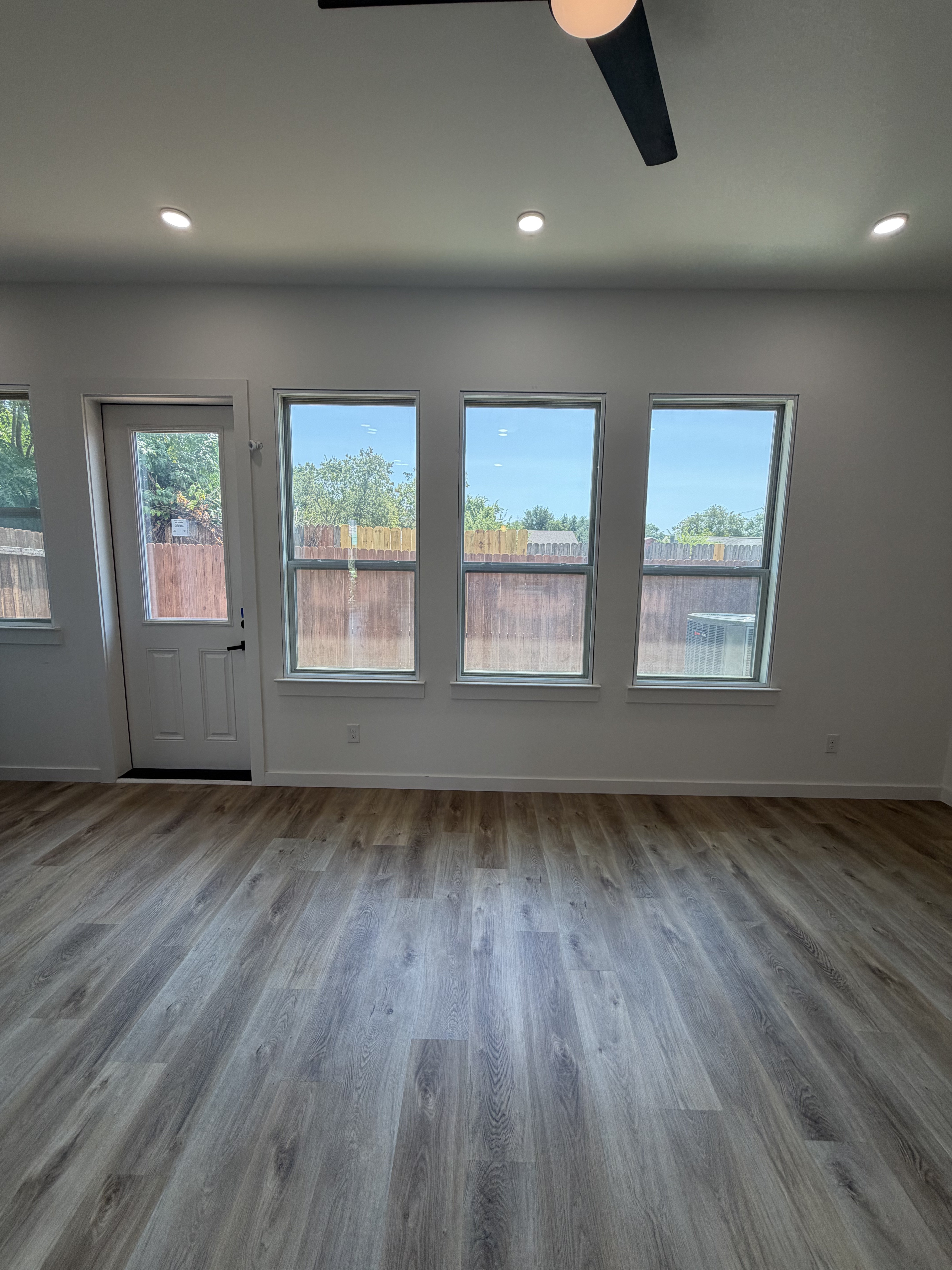 Photo 7 of 22 of 1020 17th St, Plano, TX