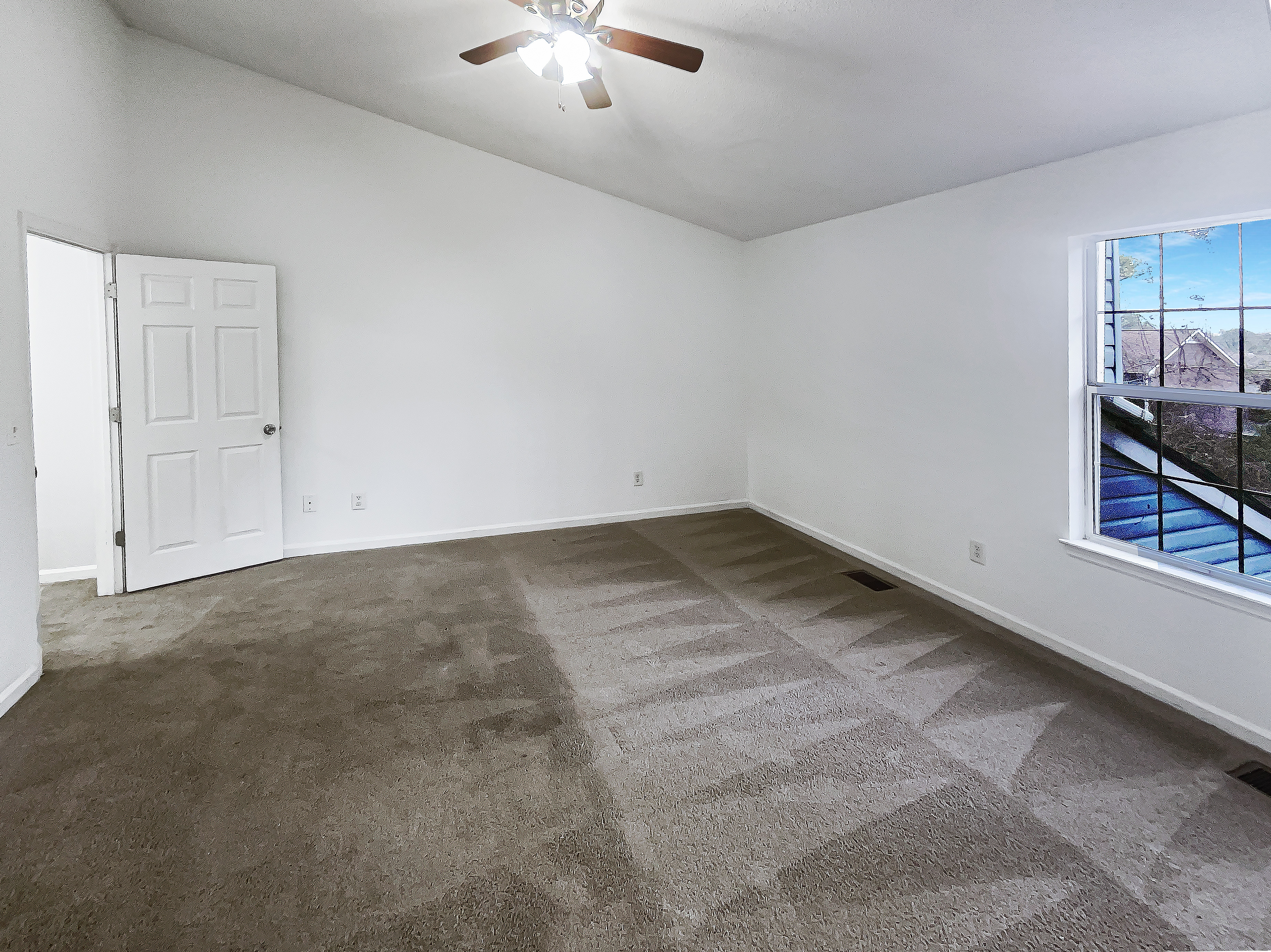 Photo 14 of 23 of 6420 Wedgeview Dr, Tucker, GA