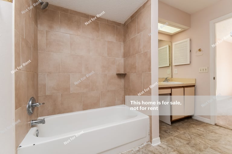 Photo 20 of 27 - 6736 Newgate Cir E, Jacksonville, FL 32244
