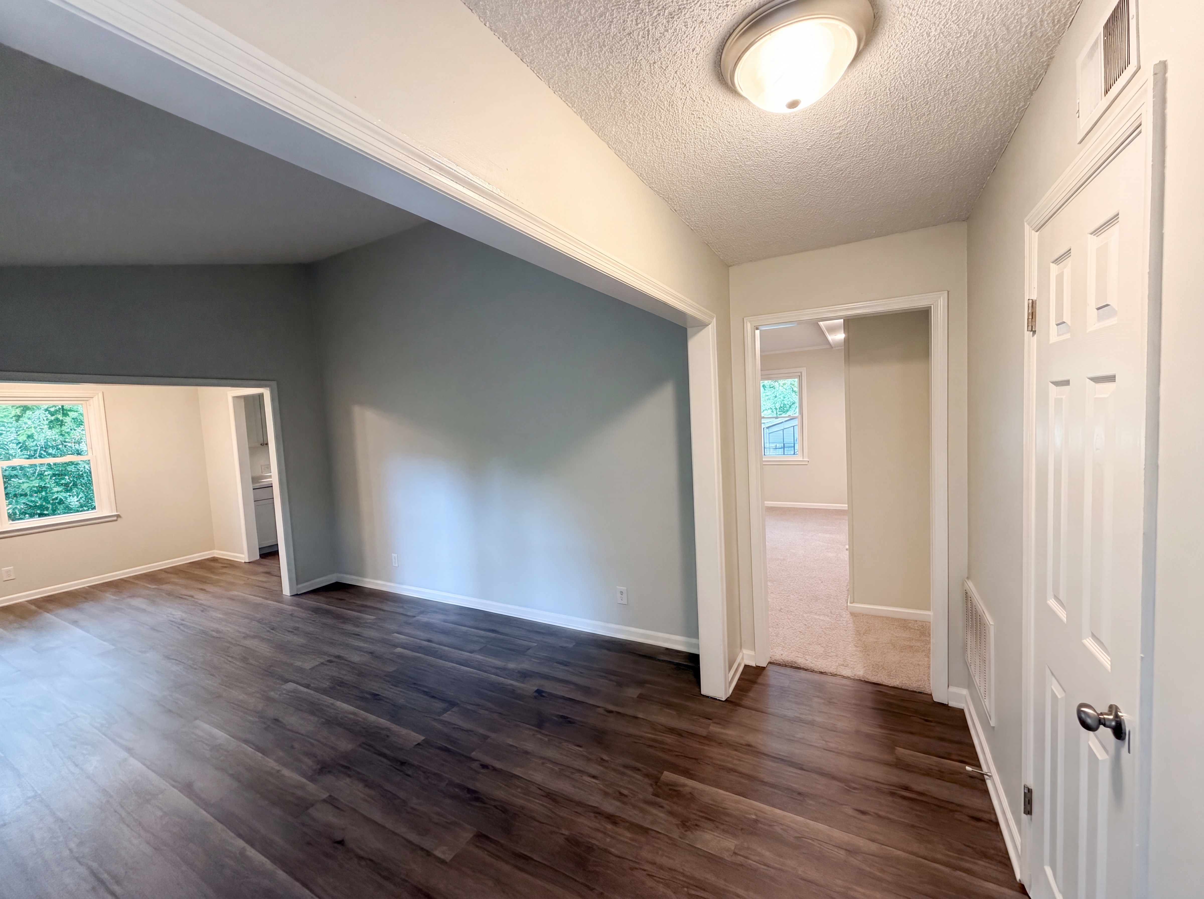 Photo 8 of 22 of 1820 Chantilly Dr, Columbia, SC