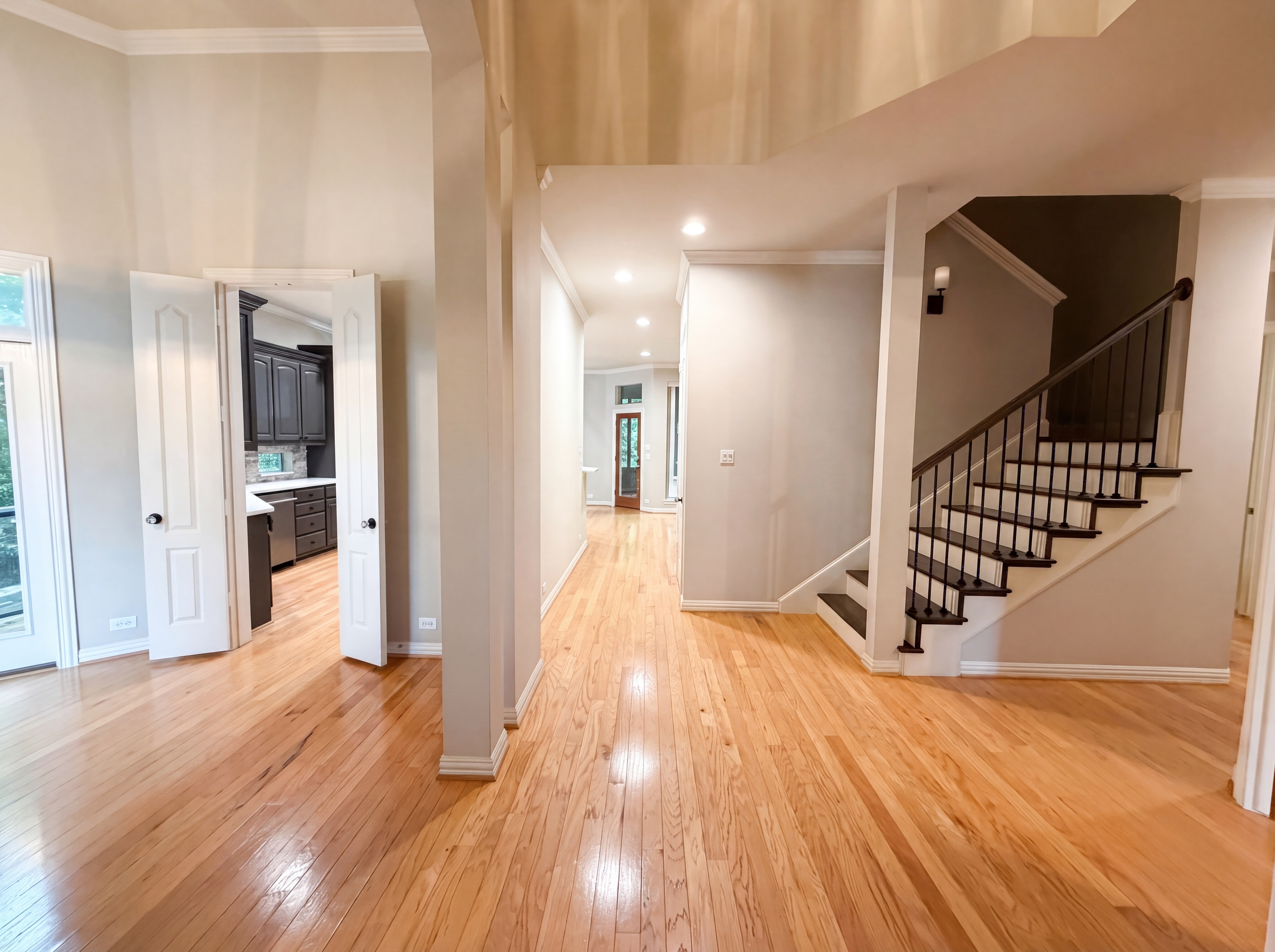 Photo 11 of 29 of 1309 Winding Brook Dr, Garland, TX