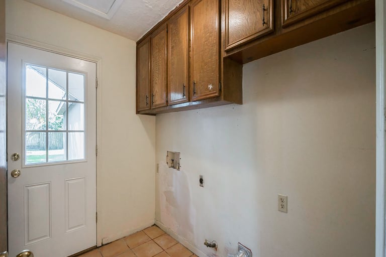 Photo 9 of 35 - 15014 Penn Hills Ln, Houston, TX 77062