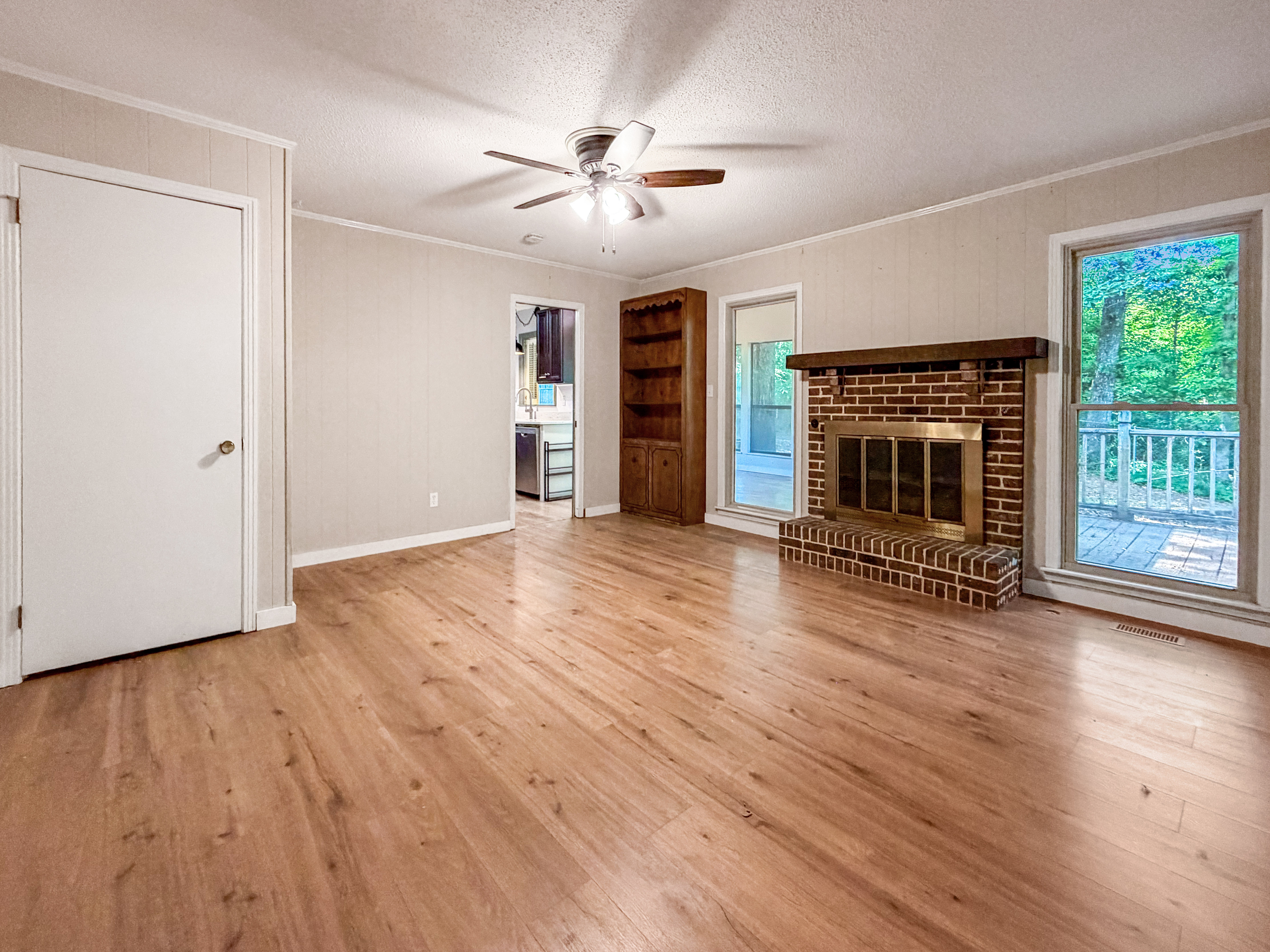 Photo 3 of 24 of 3495 Flintshire Dr, Hoover, AL