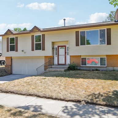 Property photo 1 of 6383 S Lauritzen Dr