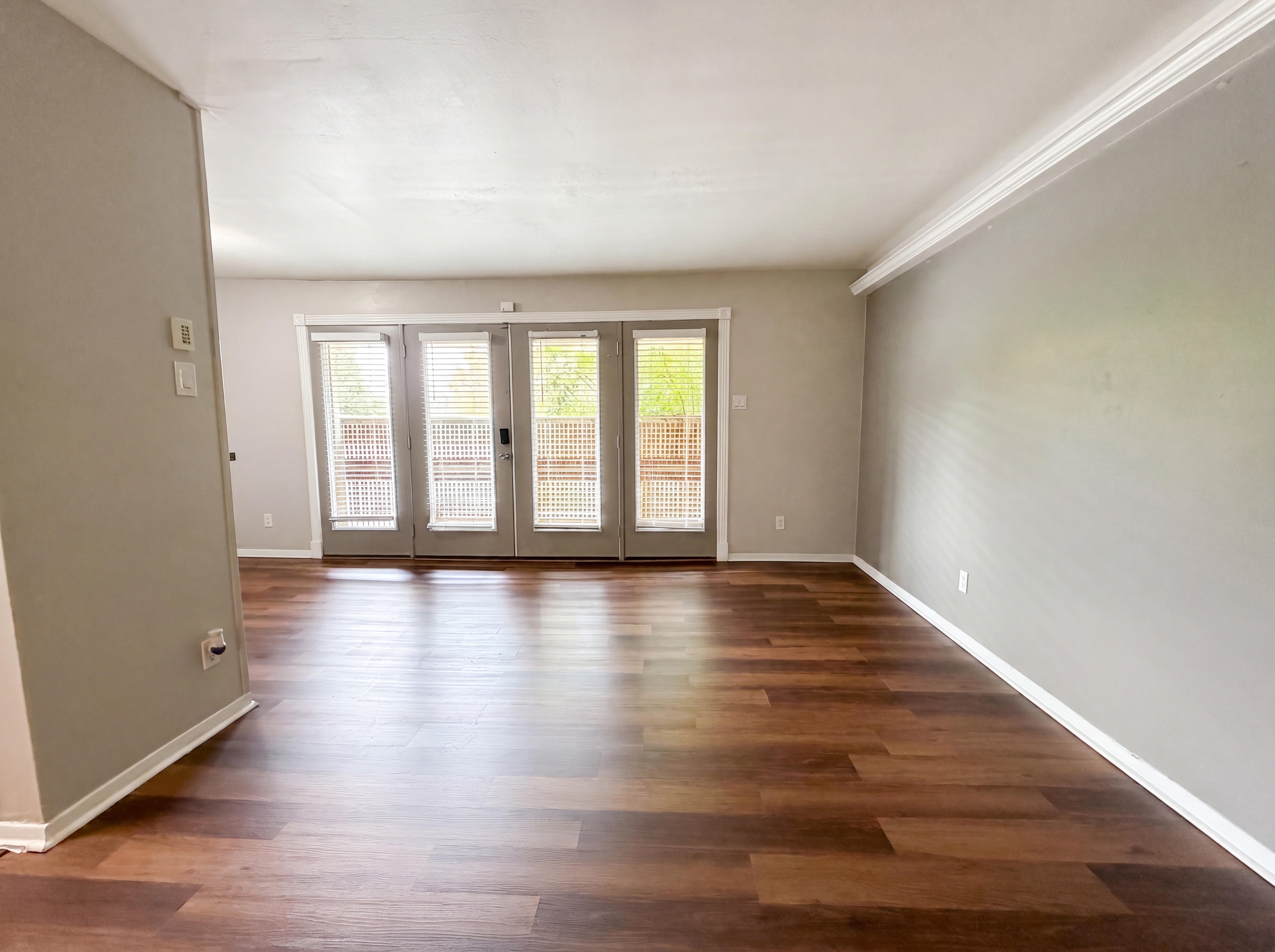 Photo 7 of 17 of 3938 W Alabama St, Houston, TX