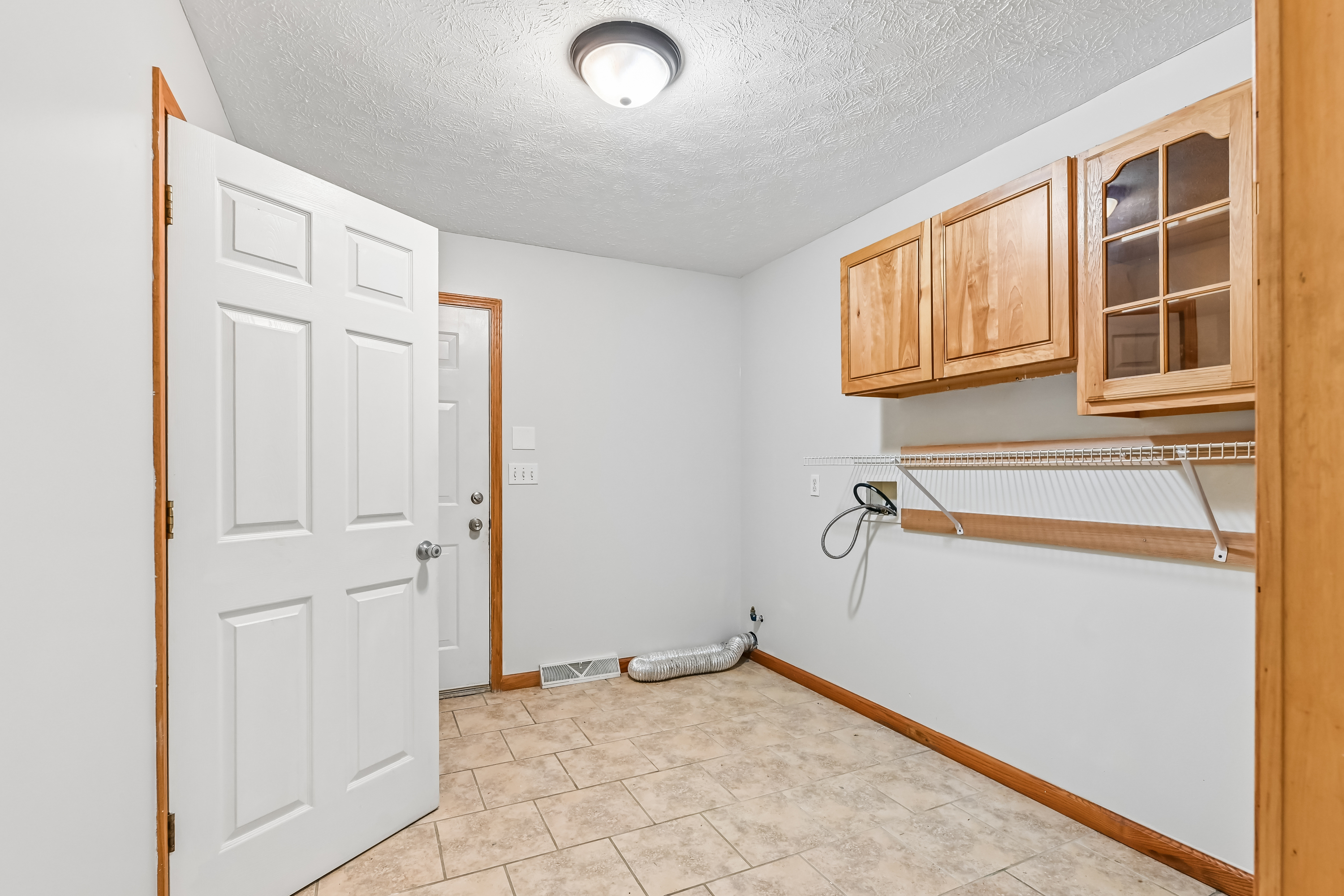 Photo 21 of 42 of 2145 Overland Ave NE, Warren, OH