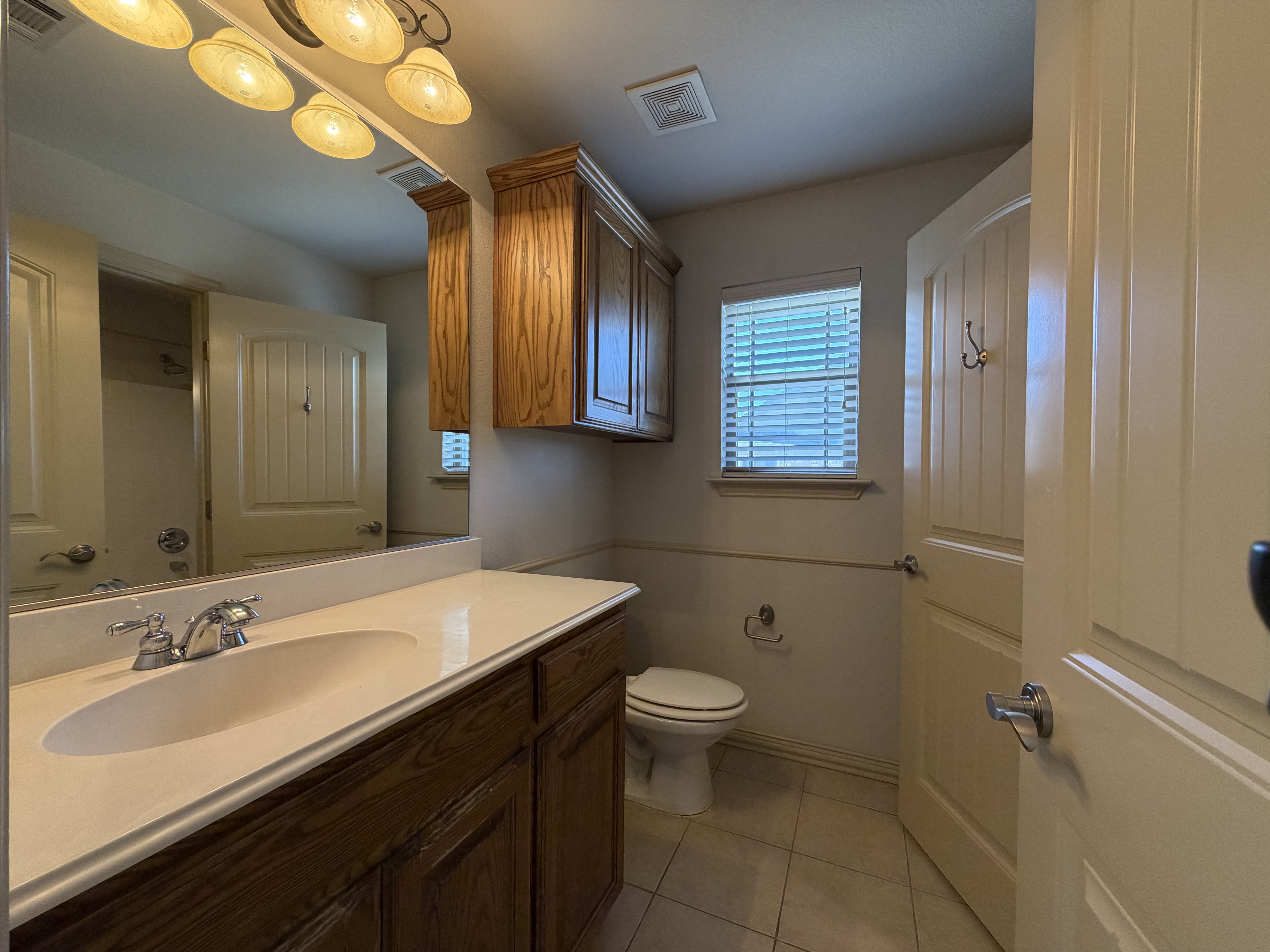 Photo 15 of 20 of 5107 Chesterfield Pl, Arlington, TX