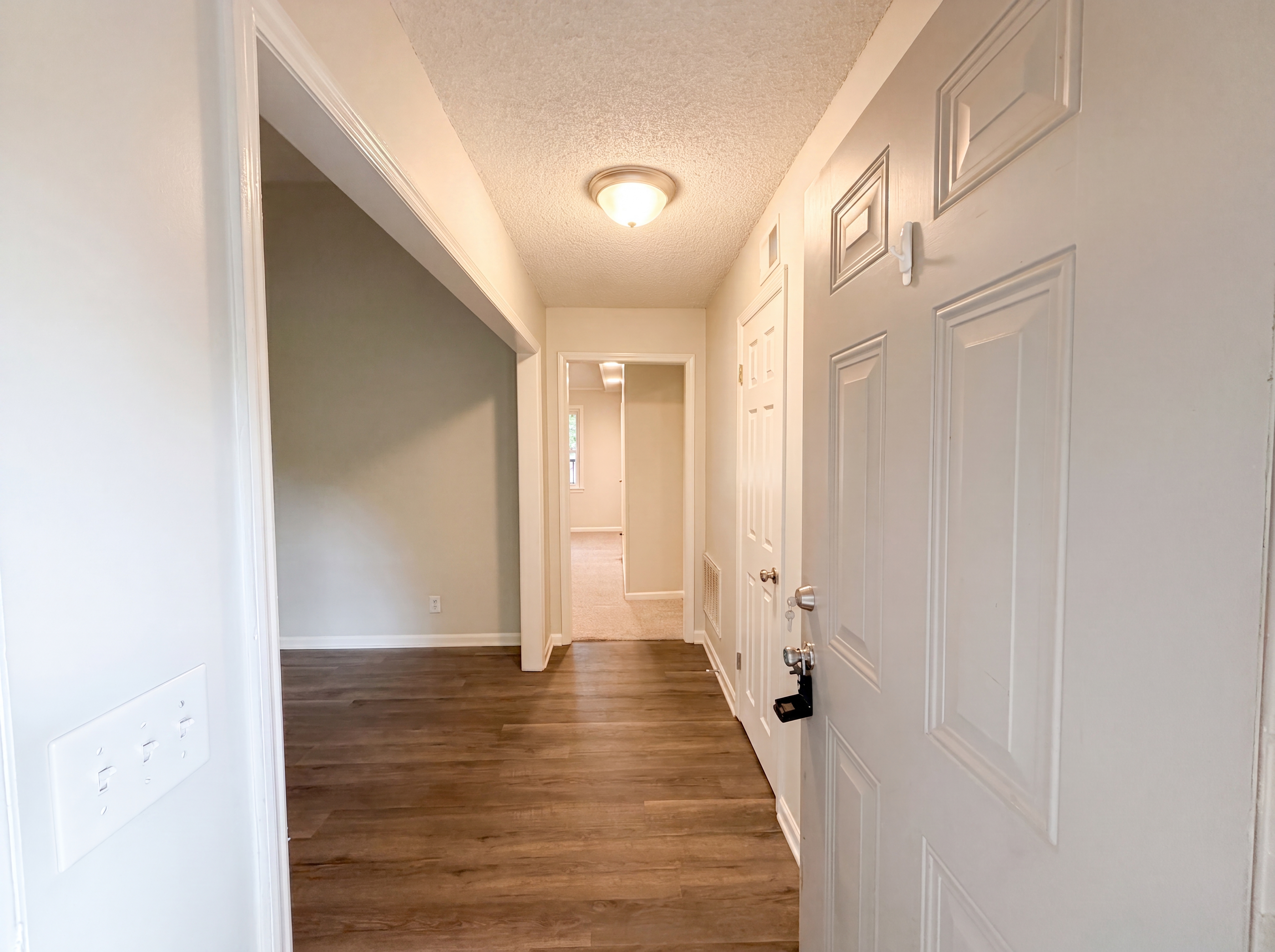 Photo 7 of 22 of 1820 Chantilly Dr, Columbia, SC