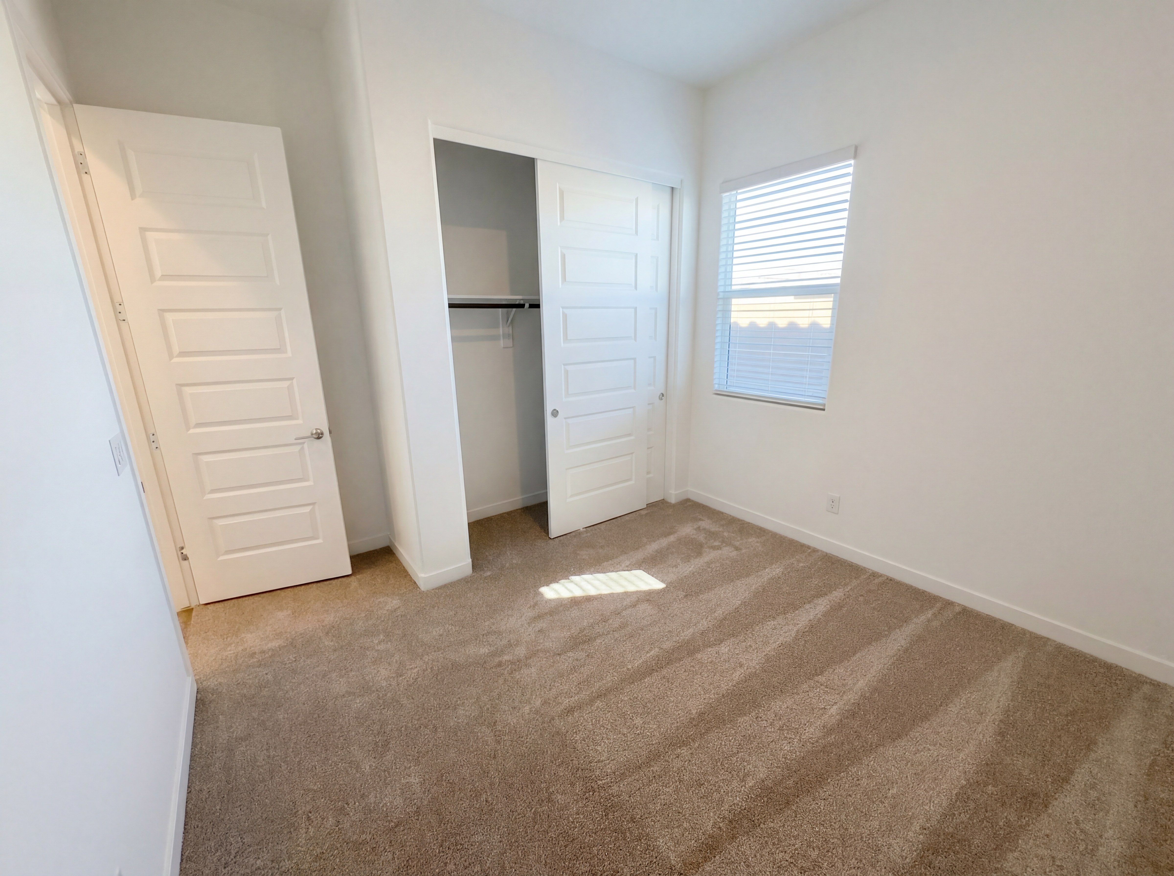 Photo 16 of 28 of 17624 W Lupine Ave, Goodyear, AZ