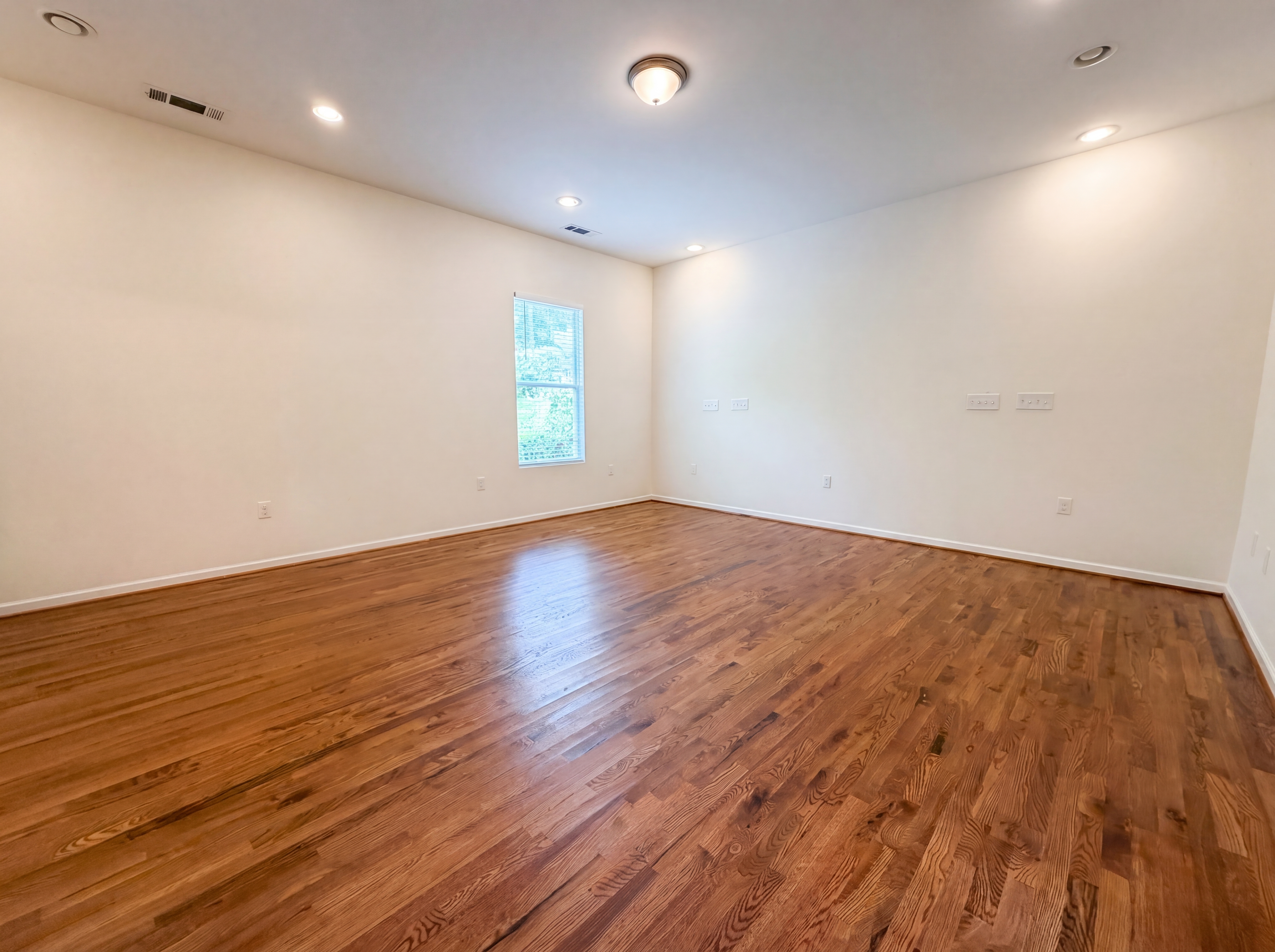 Photo 8 of 22 of 861 77th St S, Birmingham, AL