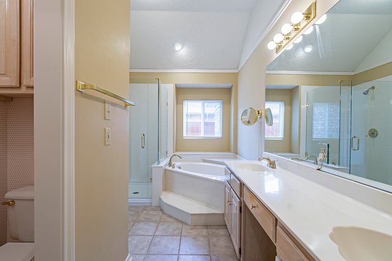 Photo 15 of 25 - 4203 Capstone Dr, Carrollton, TX 75010