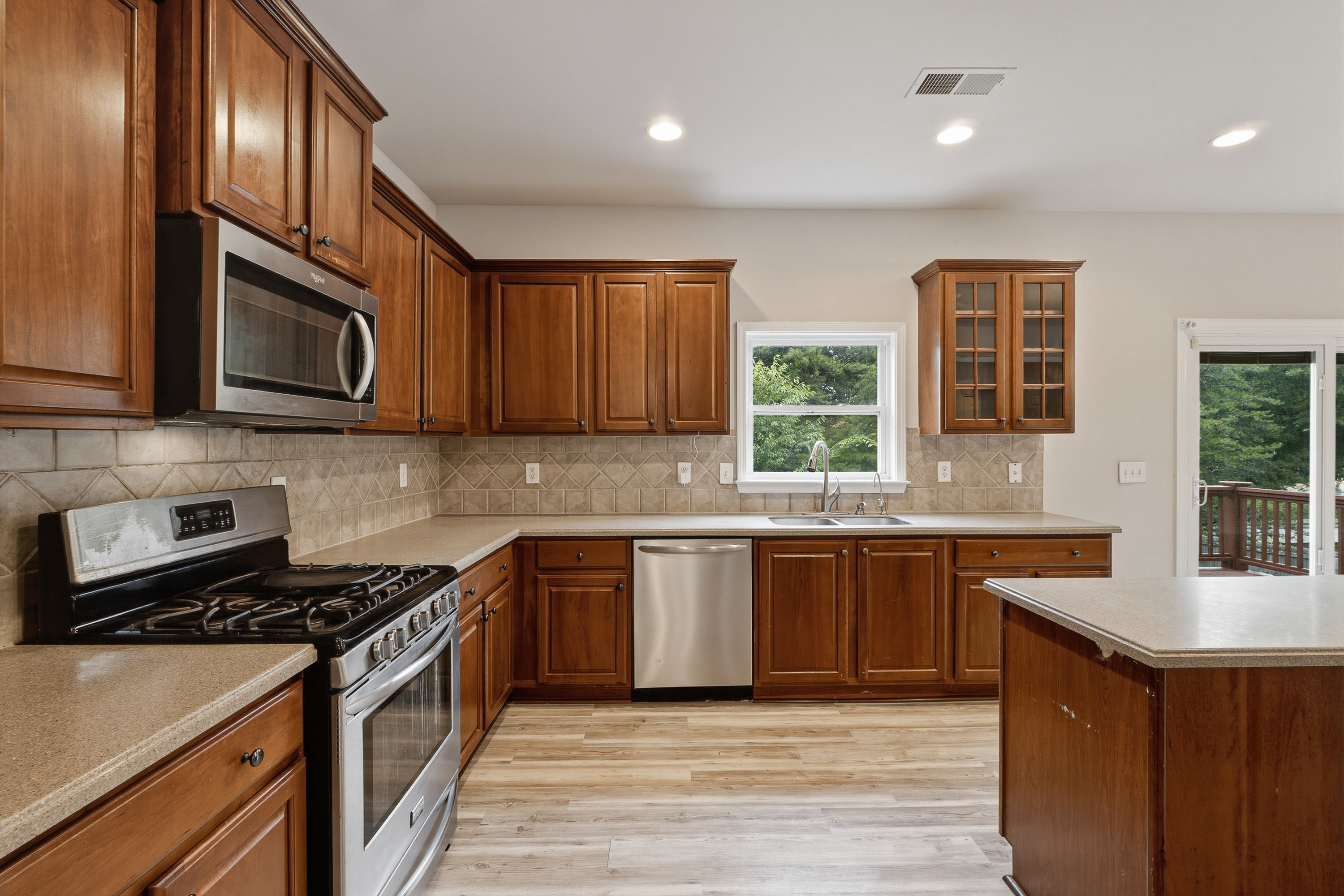 Photo 13 of 64 of 7295 Madison Cir, Union City, GA