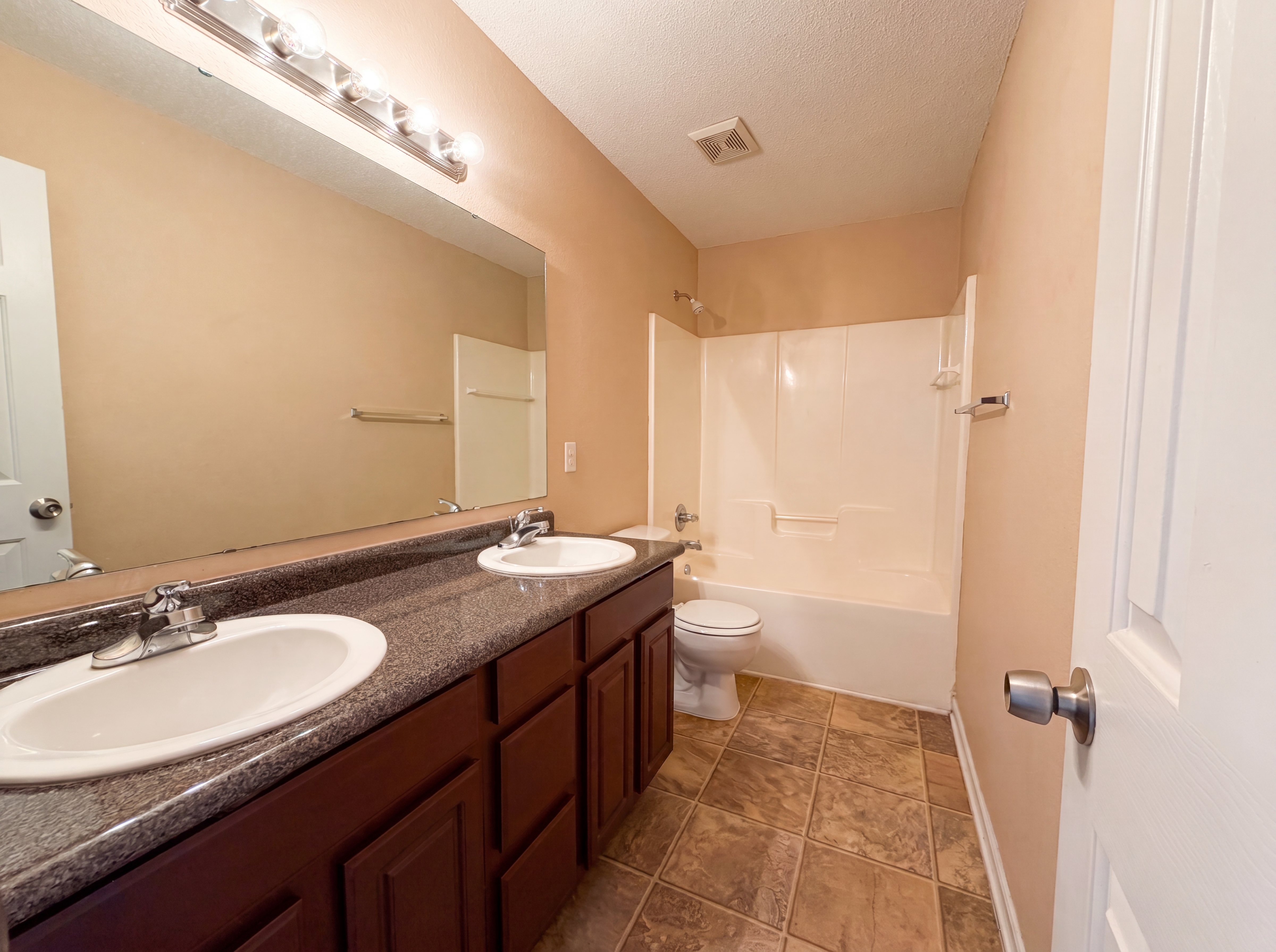 Photo 8 of 16 of 316 Legend Oaks Dr, Columbia, SC