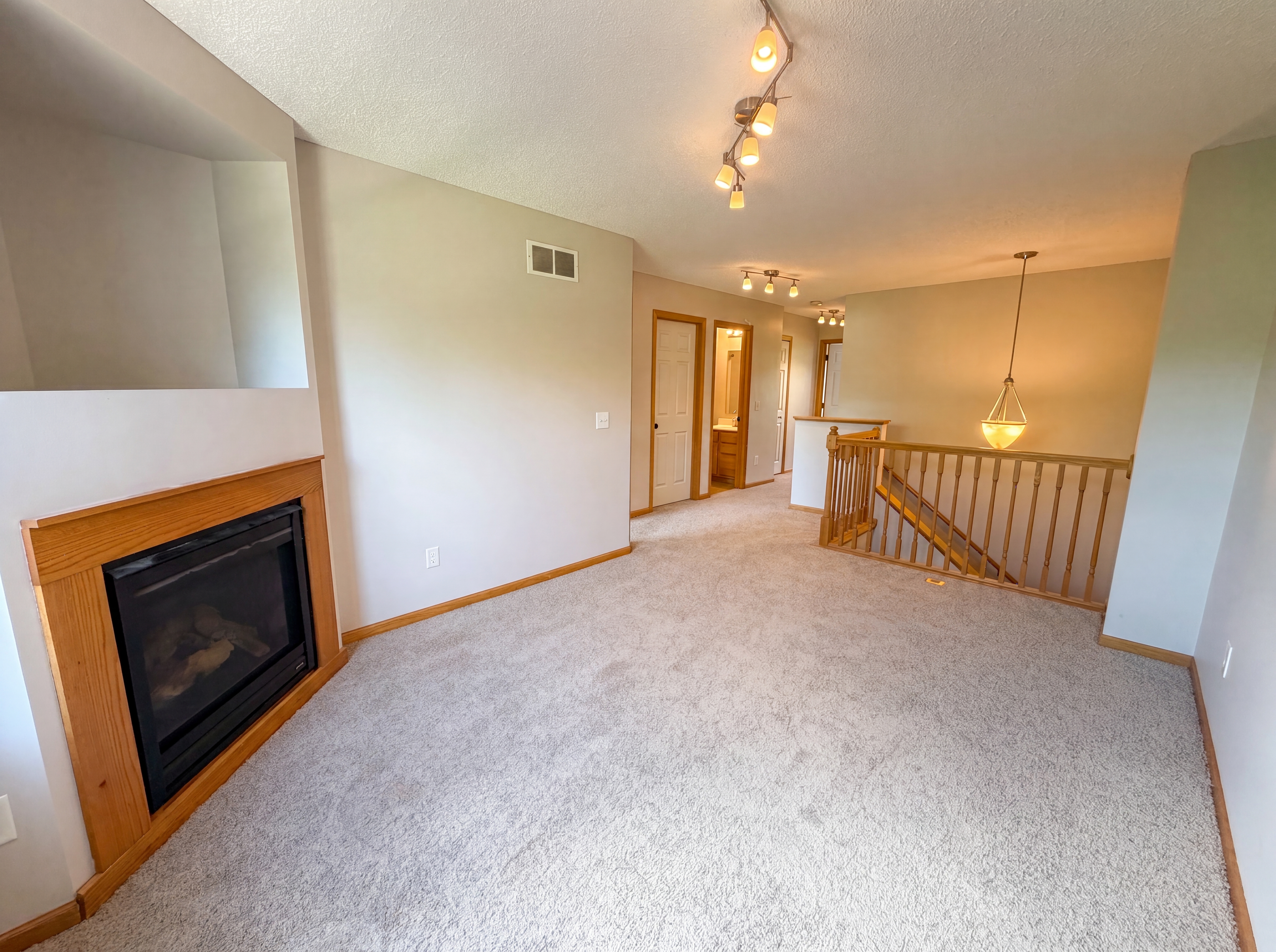 Photo 6 of 16 of 17213 Monroe St NW, Elk River, MN