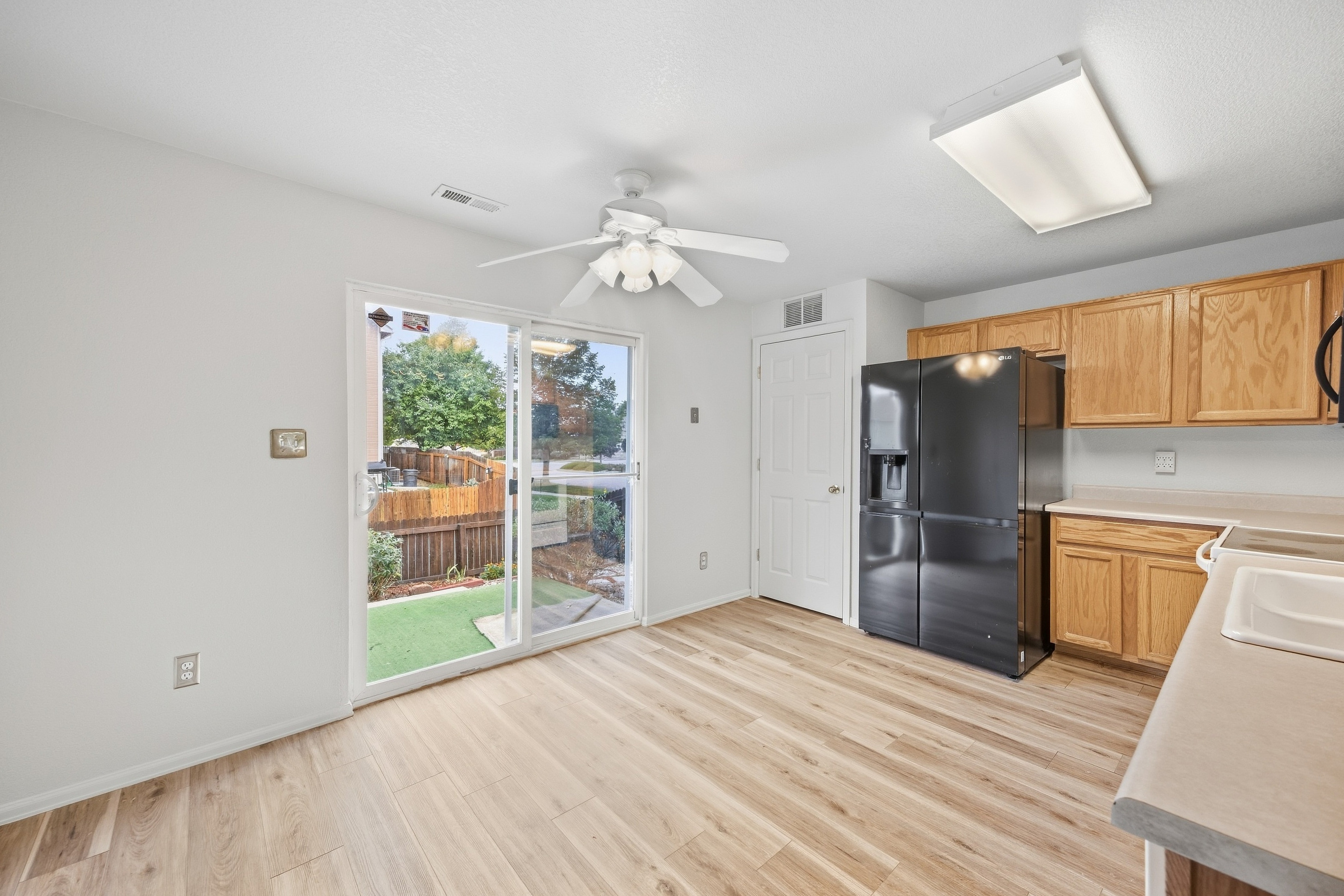 Photo 10 of 26 of 6148 Scottsbluff Dr, Colorado Springs, CO