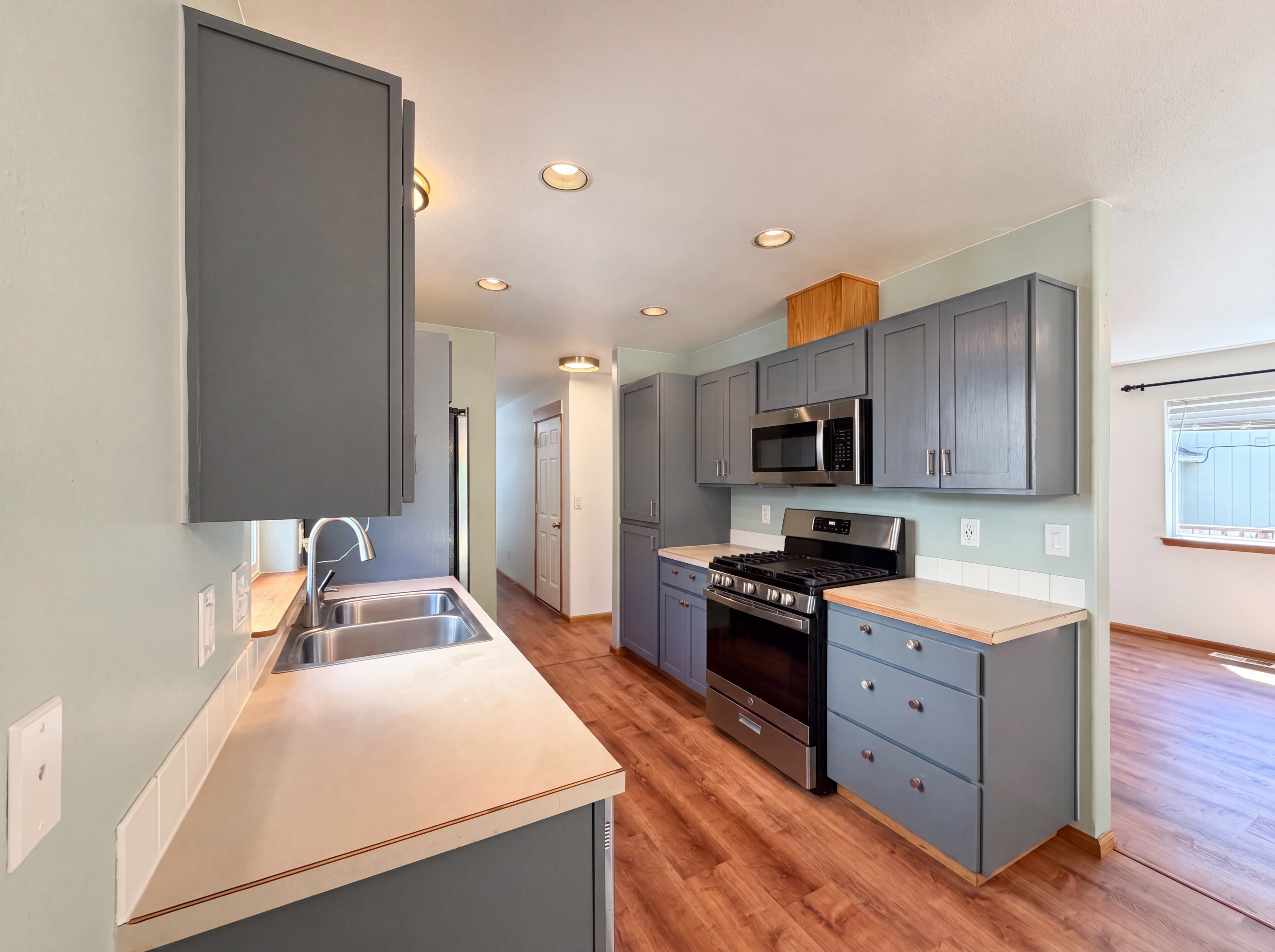 Photo 7 of 20 of 3344 Oakcrest Dr, Forest Grove, OR